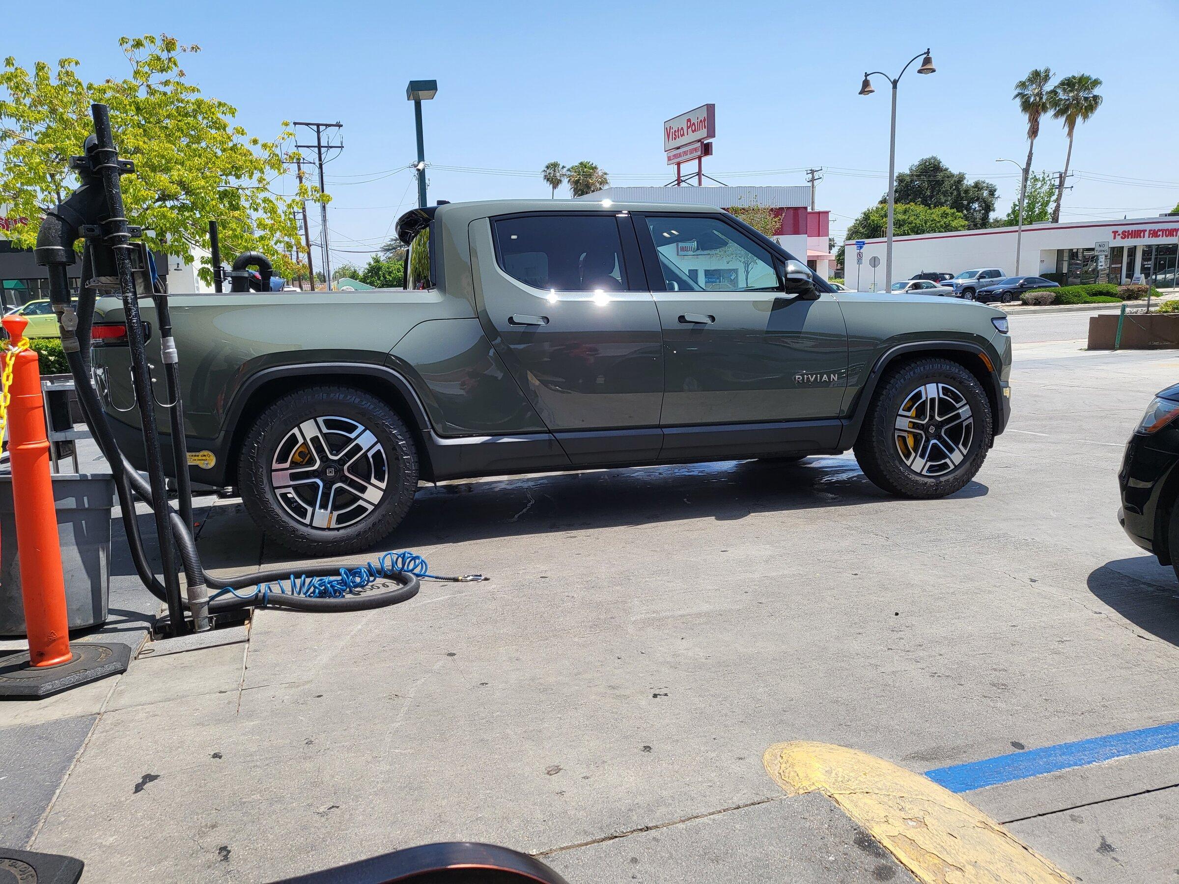 Rivian R1T R1S Carwash Mode - Success ? 20220429_123444