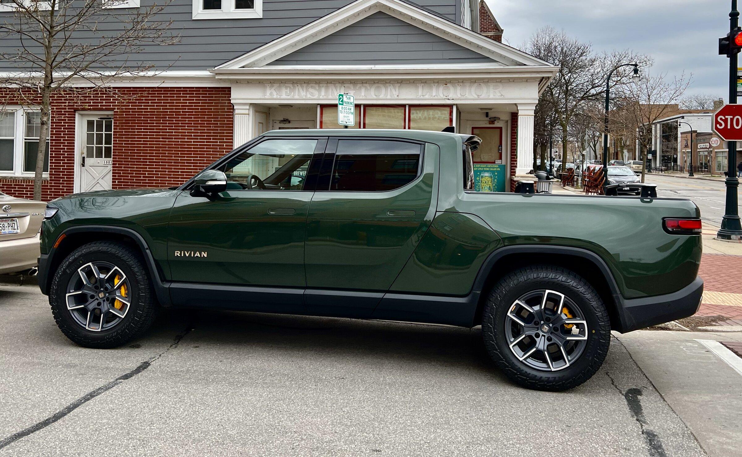 Rivian R1T R1S FOREST GREEN R1T Photos DBBC4A0F-DC02-48E6-875D-4B40F278323A