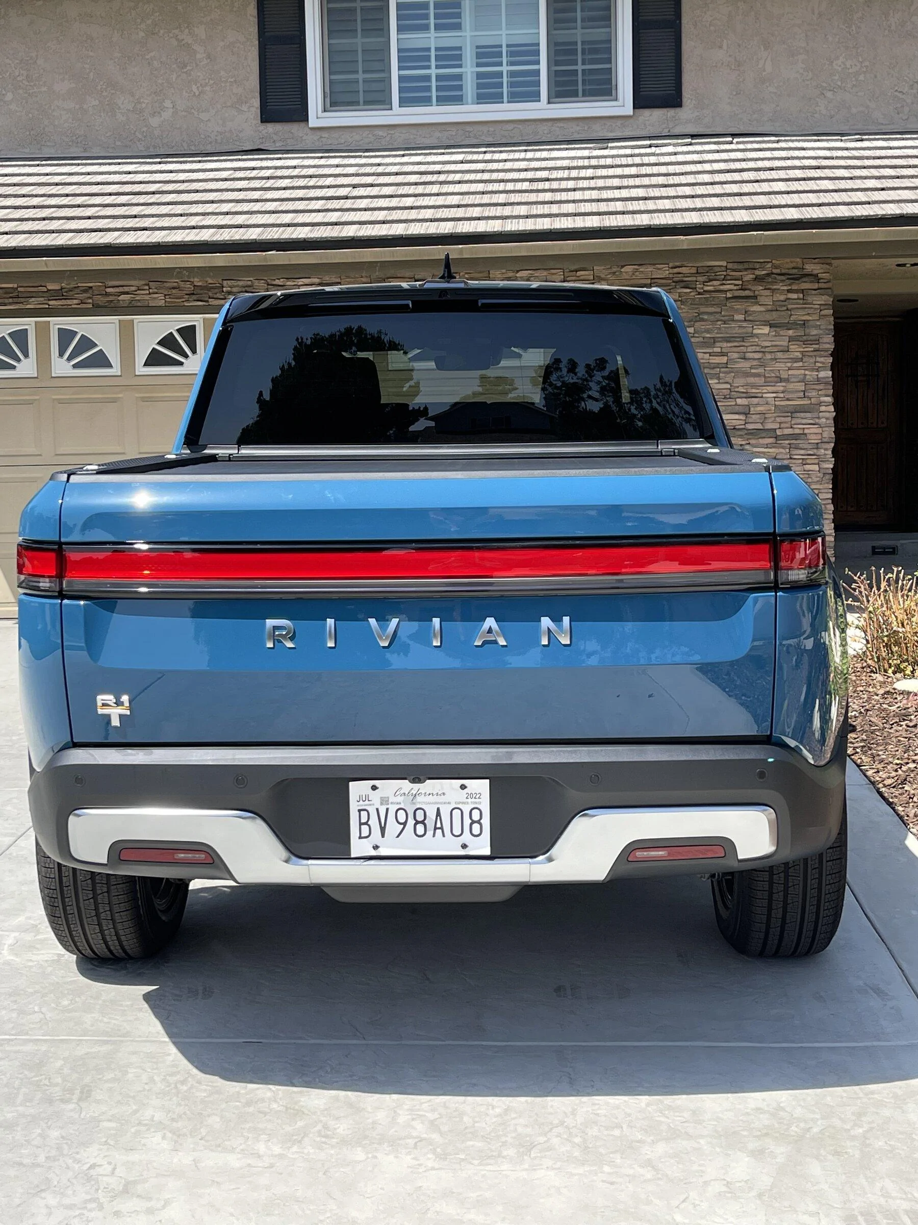 Rivian R1T R1S just took delivery (some pics and after delivery questions) IMG_1249