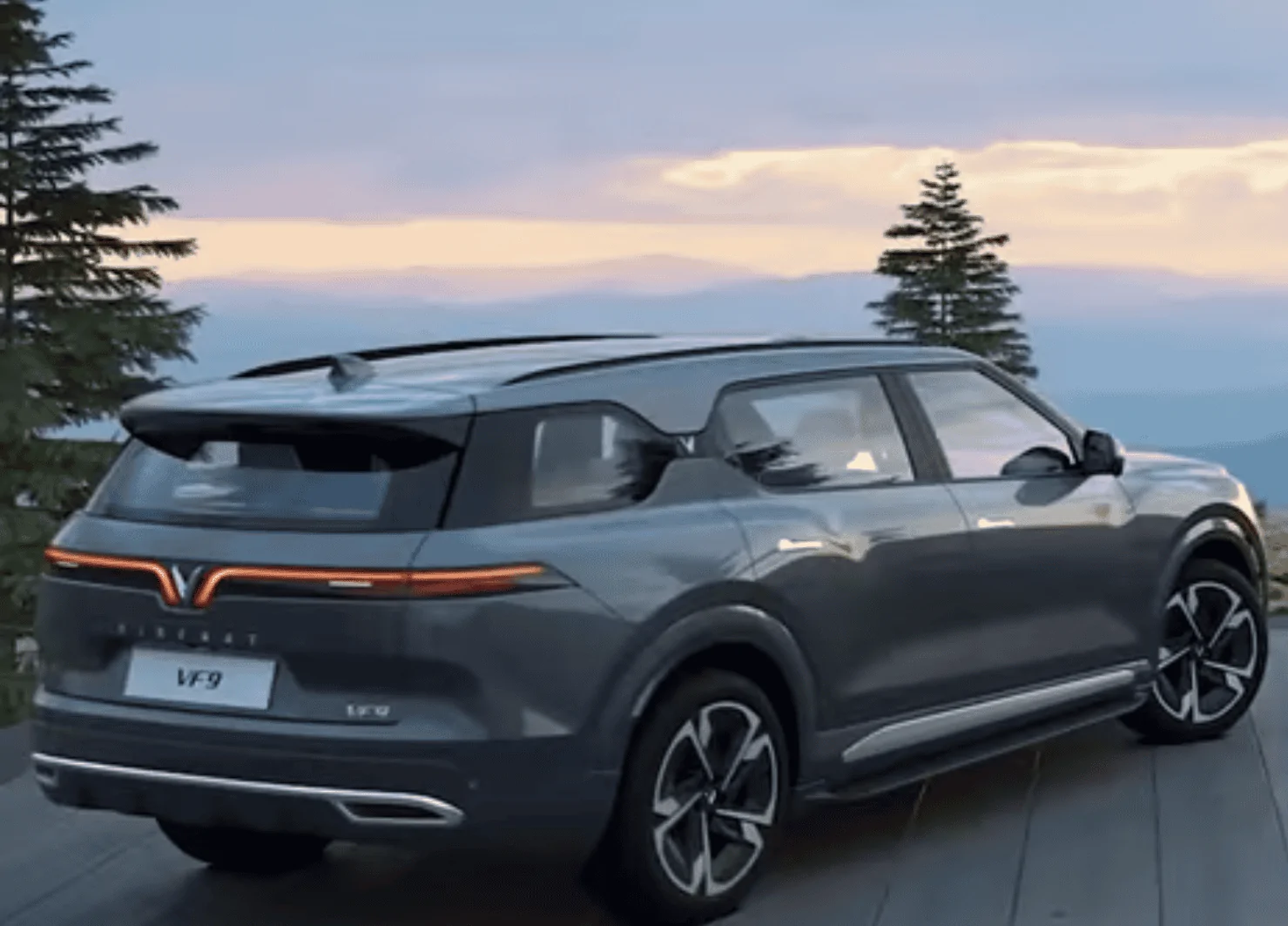Rivian R1T R1S Rivian Gradually Increases R1S Production - CNBC 1651443174183