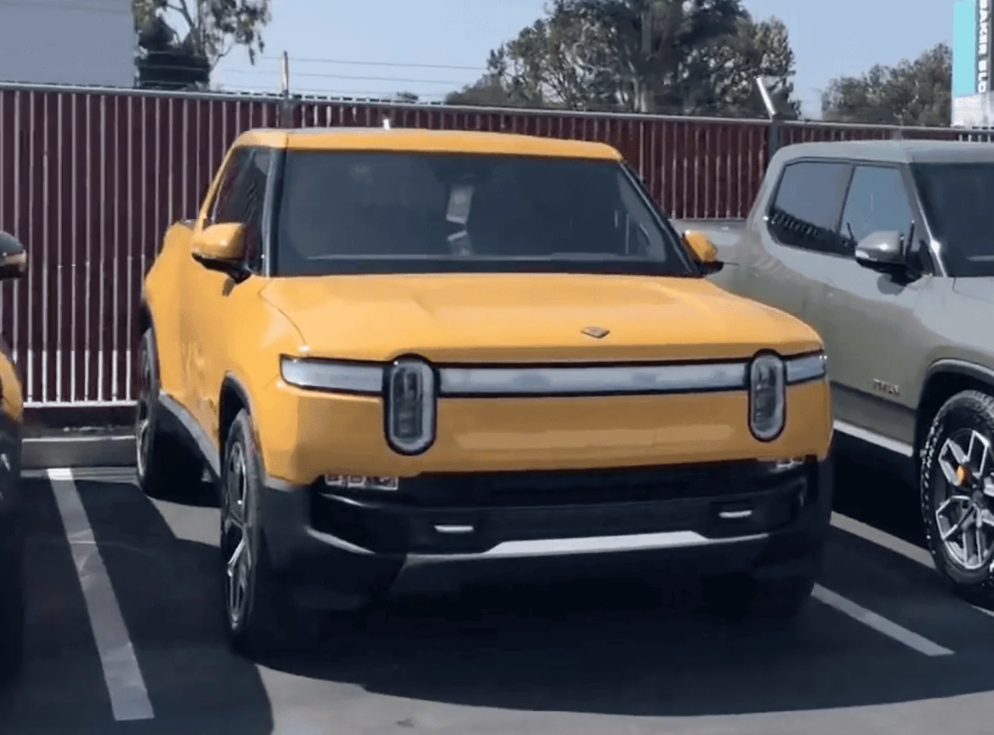 Rivian R1T R1S COMPASS YELLOW R1T Photos Screen Shot 2022-05-02 at 9.19.04 AM