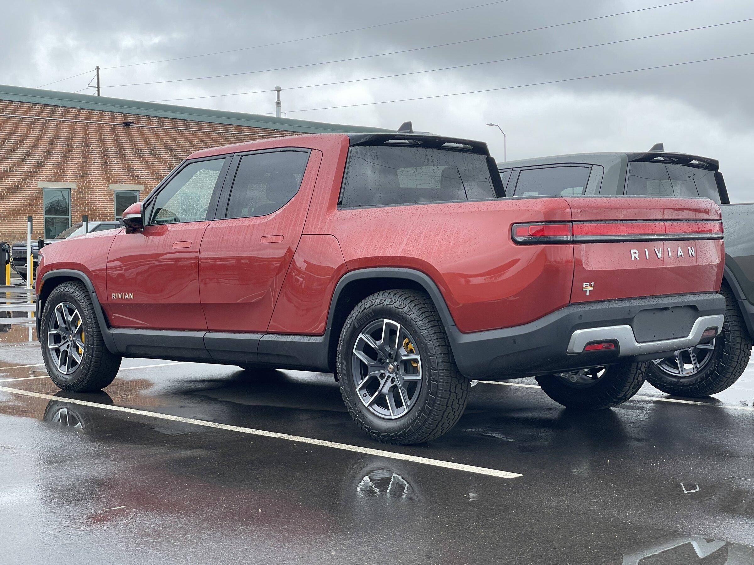 Rivian R1T R1S RED CANYON Rivian Photos CCC6BD91-5855-4CE6-991F-FB56DA76C80C