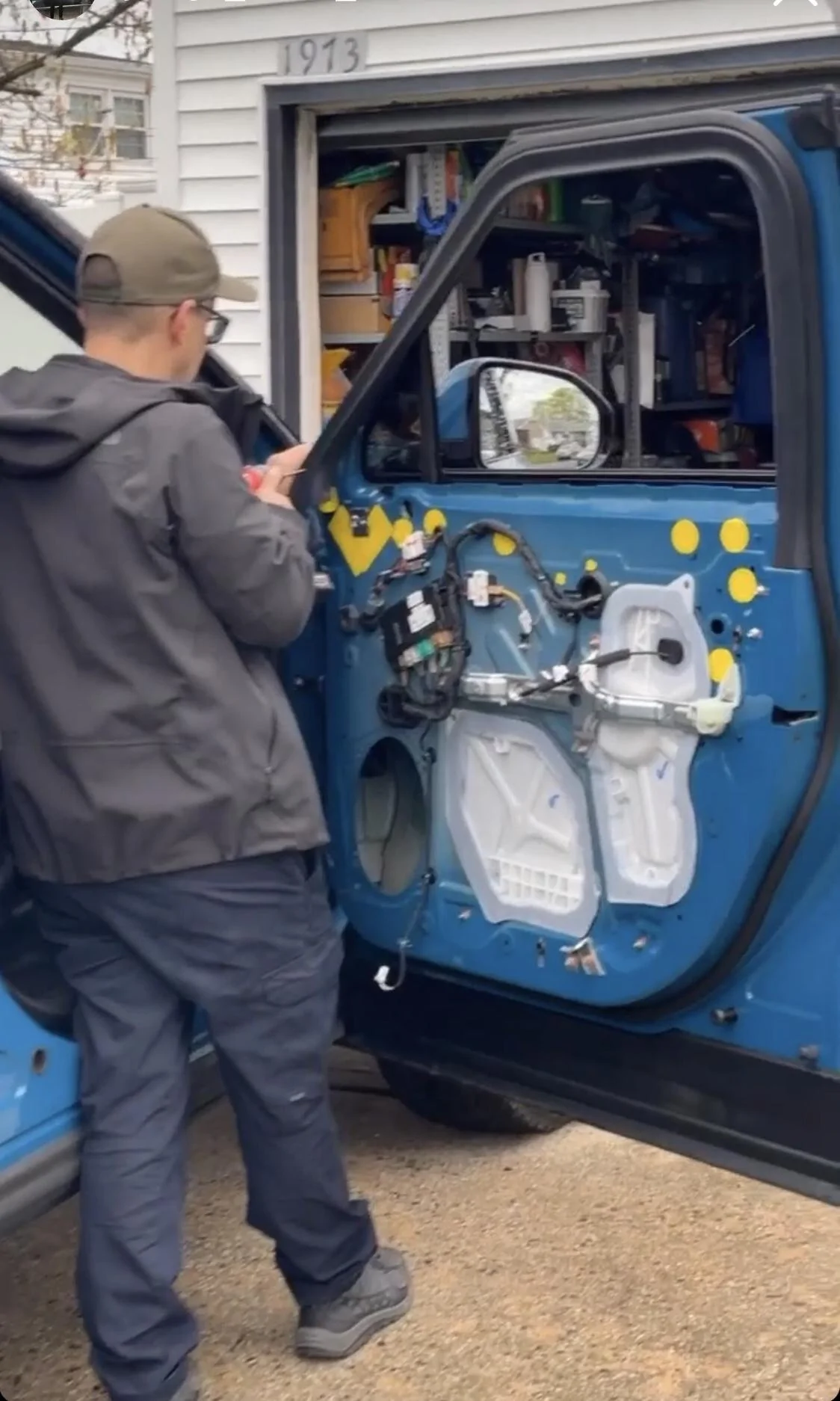 Rivian R1T R1S R1 Teardown 59EB1CBF-7F05-45EF-94B8-37E1DB7B8963