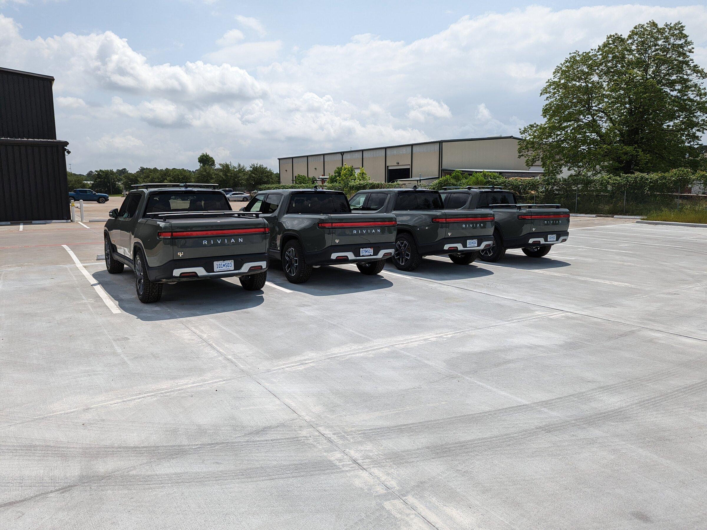 Rivian R1T R1S Houston Service Center/Deliveries PXL_20220503_164840240