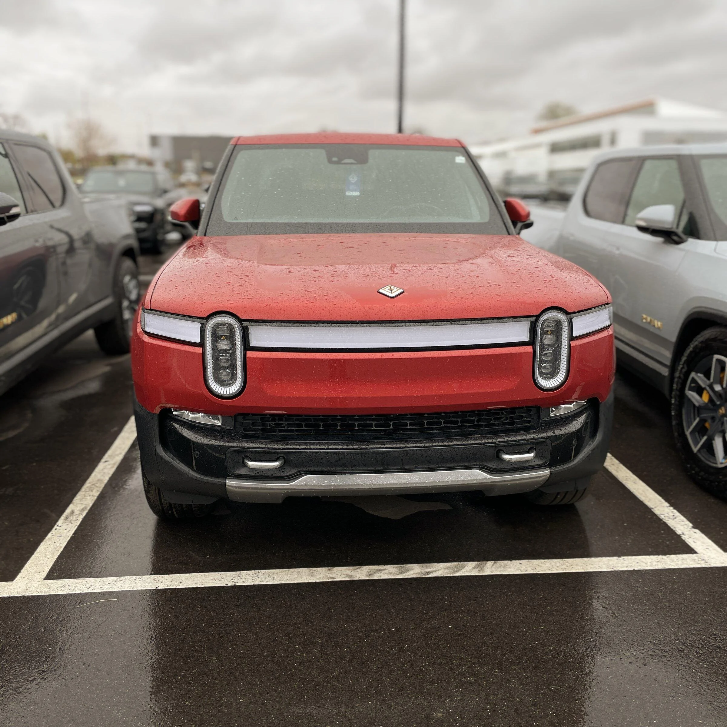 Rivian R1T R1S LIMESTONE R1T Photos EFE30AB3-91F7-4292-B95A-7557B5EDCC3F