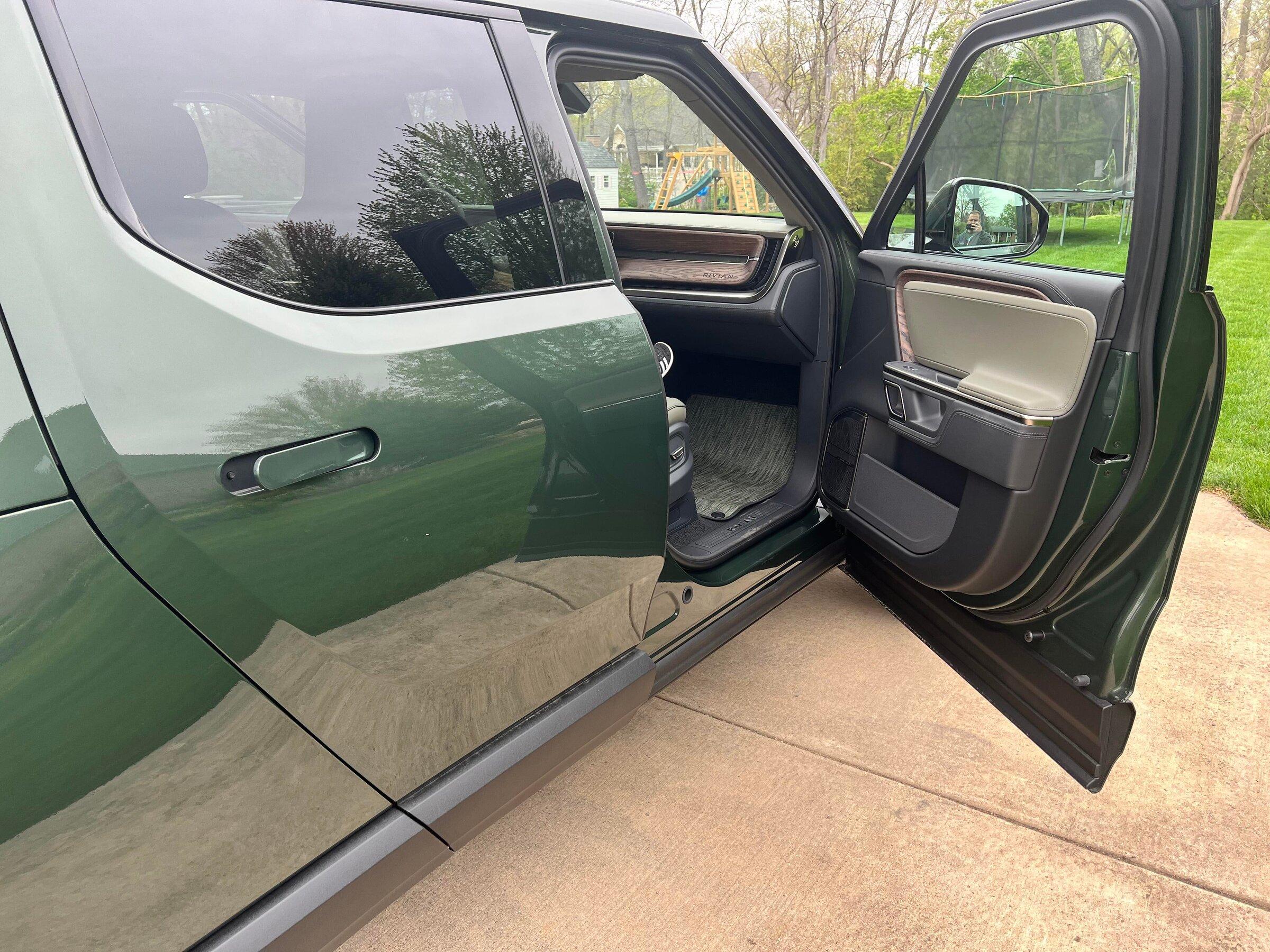 Rivian R1T R1S May/June Deliveries Thread forest-edge-interior-rivian-r1t-delivered-9-
