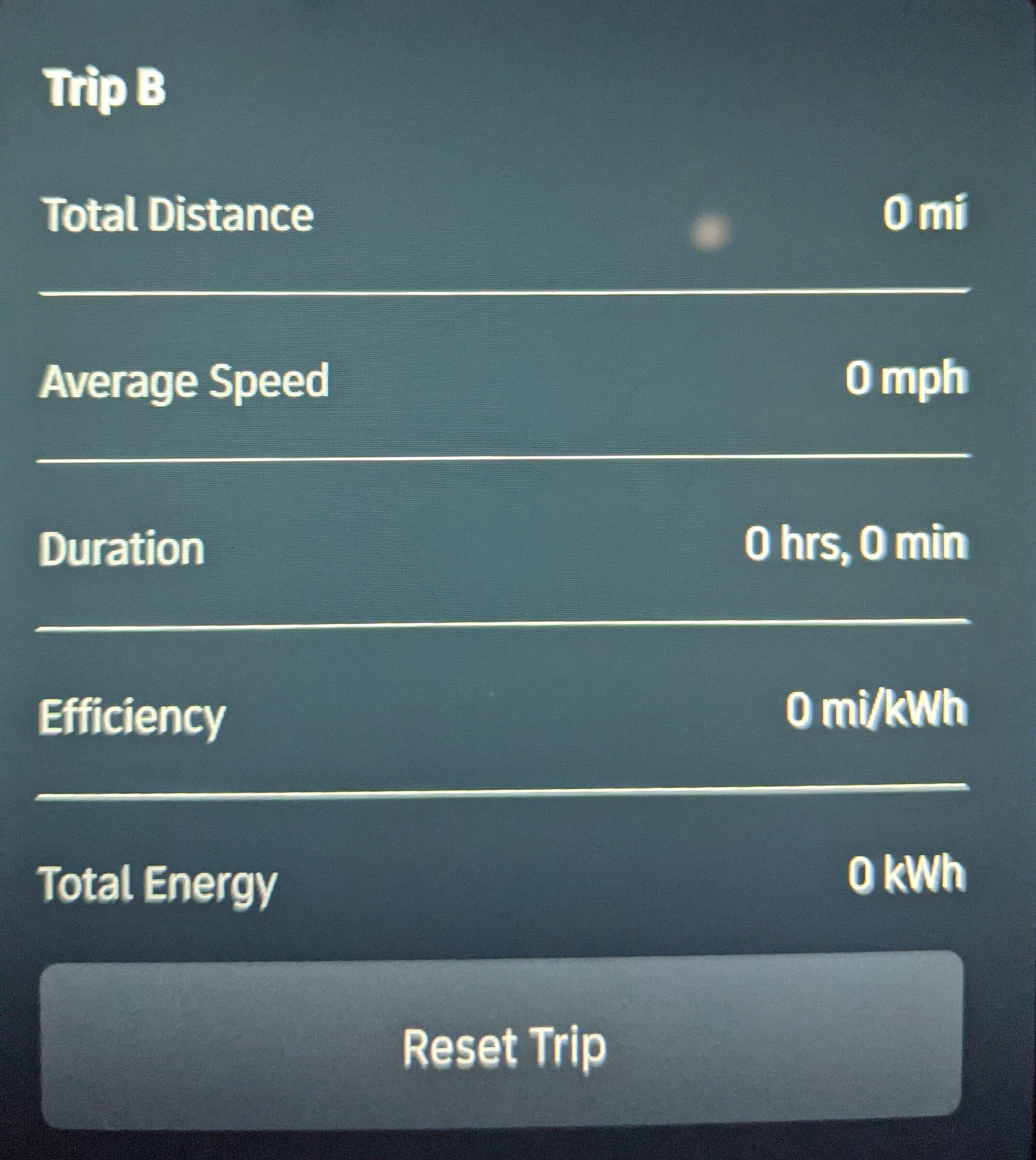 Rivian R1T R1S Any tests done on Vampire battery drain? PXL_20220502_040508788~2