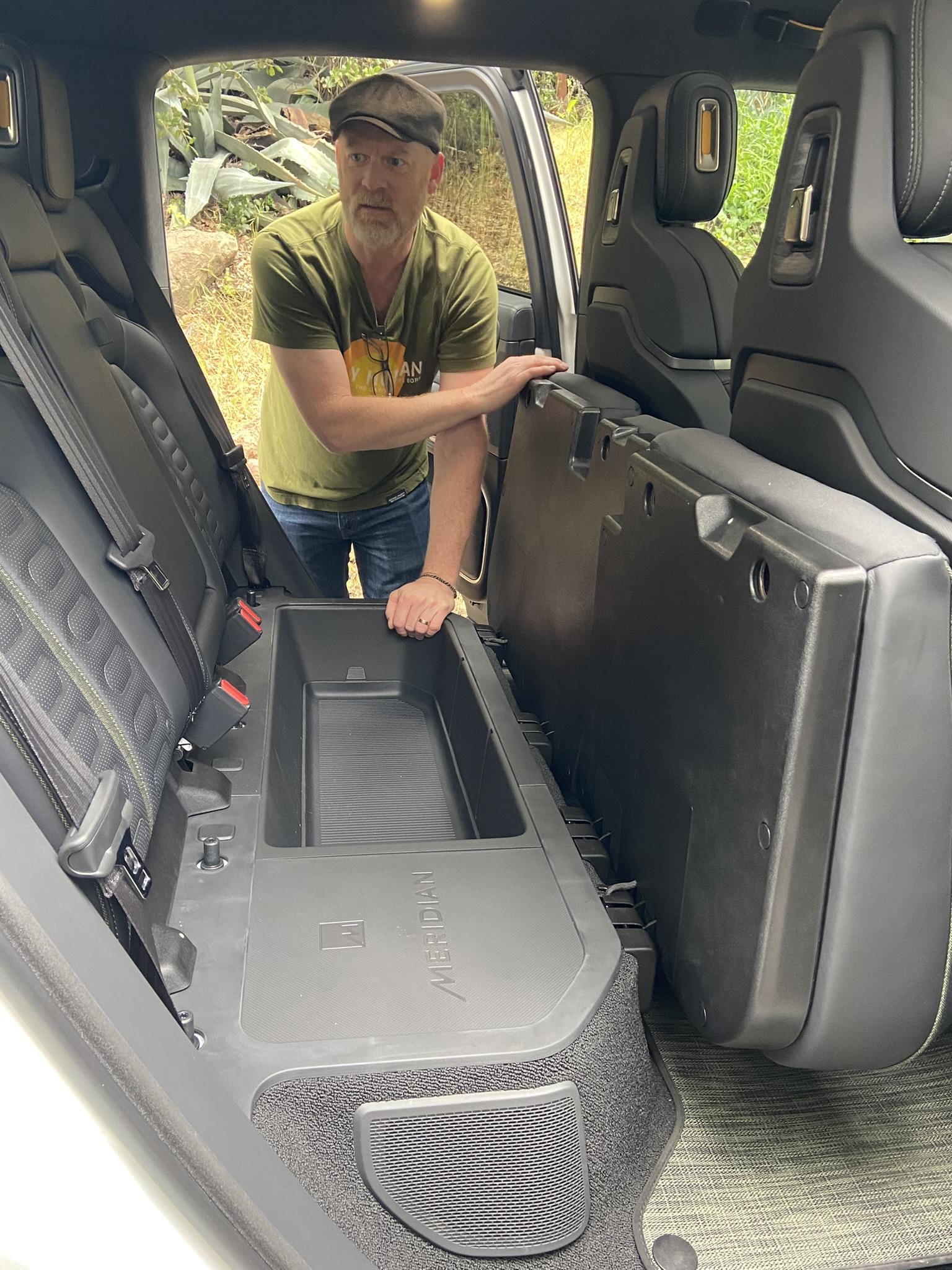 Rivian R1T R1S GLACIER WHITE R1T  Photos E5634AF8-1274-408A-8B93-1517B42C4195