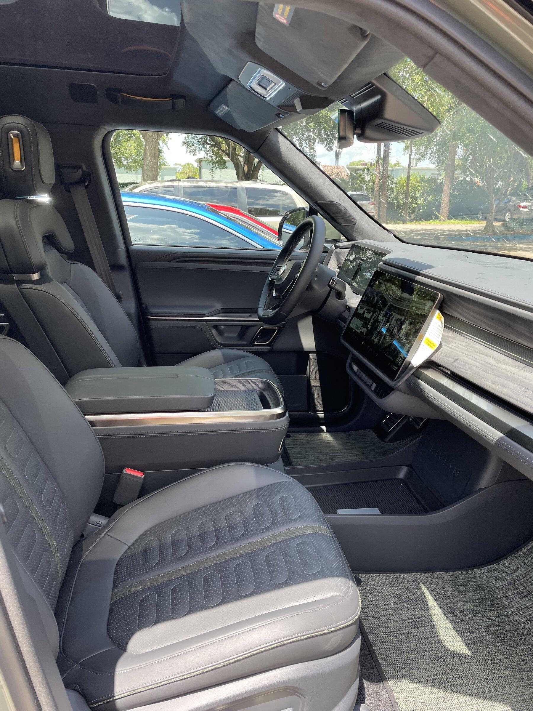 Rivian R1T R1S Delivery! 0FAD4B78-3B87-4FB5-845D-C5B2F8FFFABD