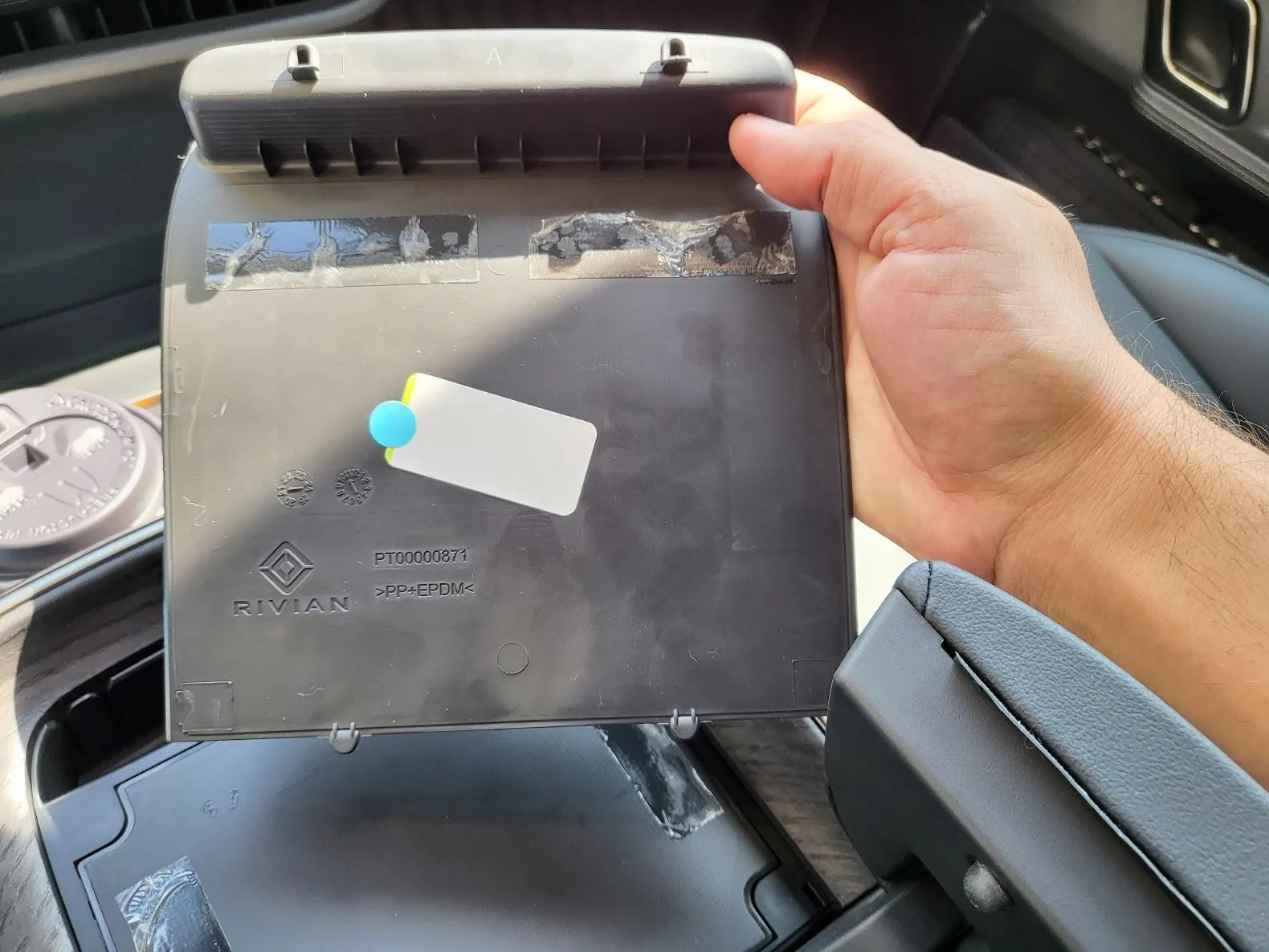 Rivian R1T R1S Disabling Wireless Charging Pad - Photos & Observations 20220506_152541