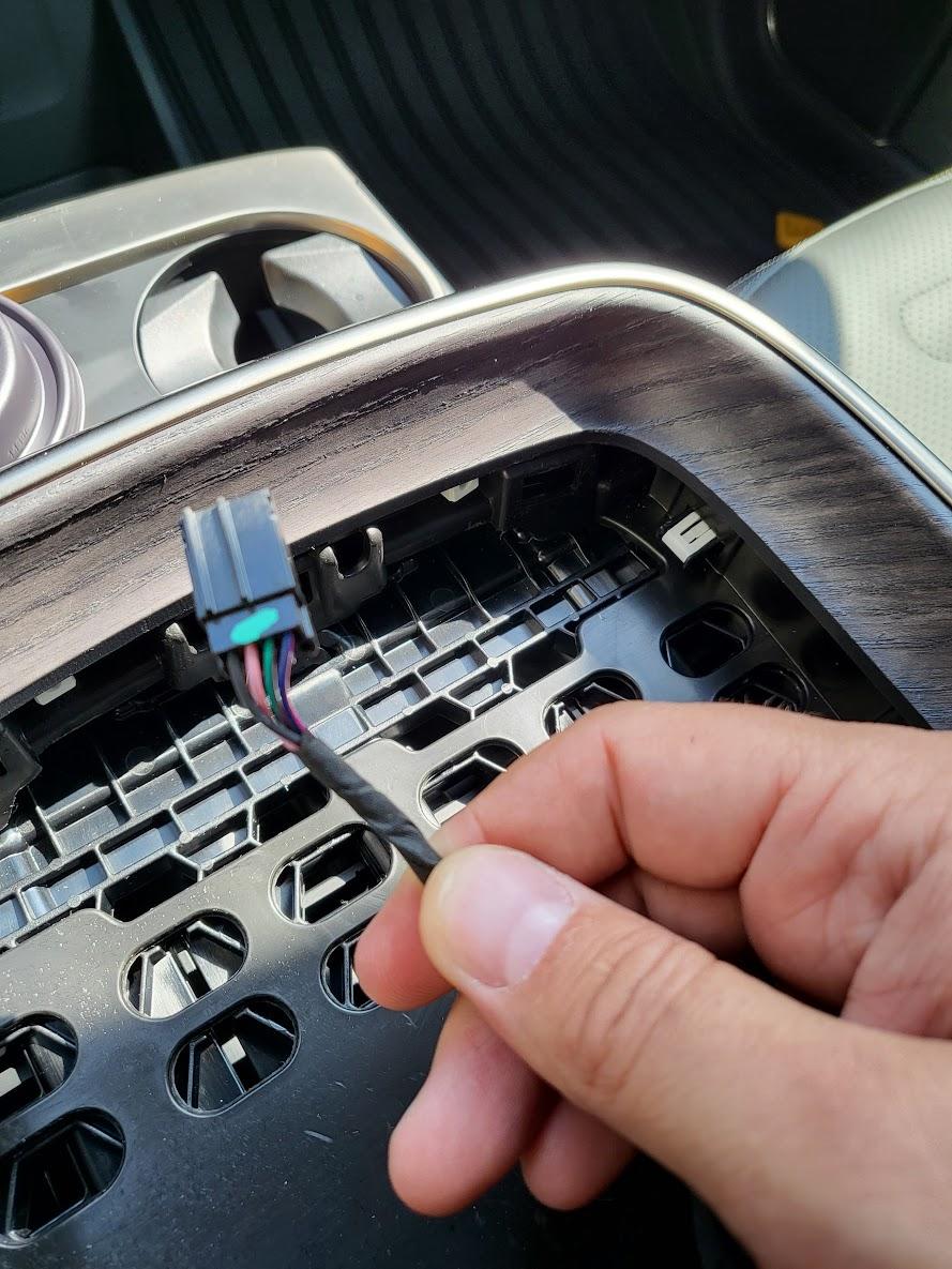 Rivian R1T R1S Disabling Wireless Charging Pad - Photos & Observations 22