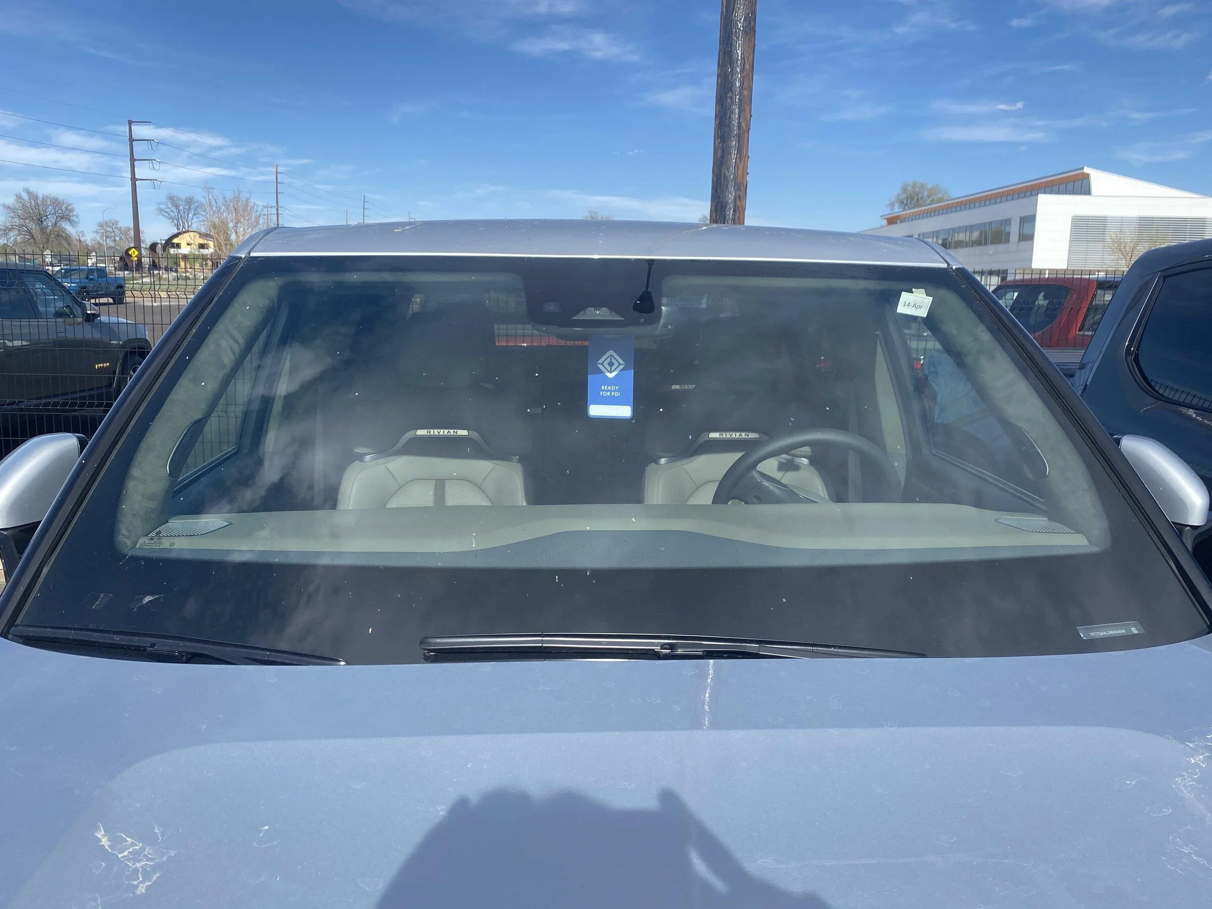 Rivian R1T R1S LA SILVER Rivian Photos 58EB7DDF-23FA-42B9-8FA5-49F34A773CD5