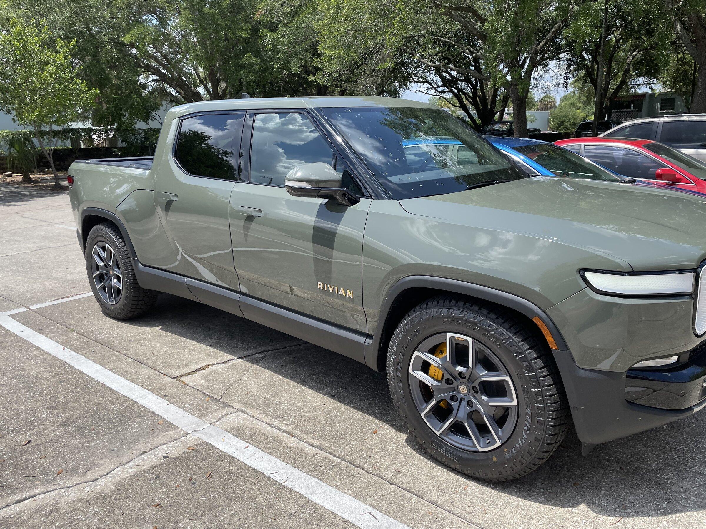 Rivian R1T R1S Delivery! 0a7d40fc-0a30-4616-b2f0-f4282dadda2d-jpe