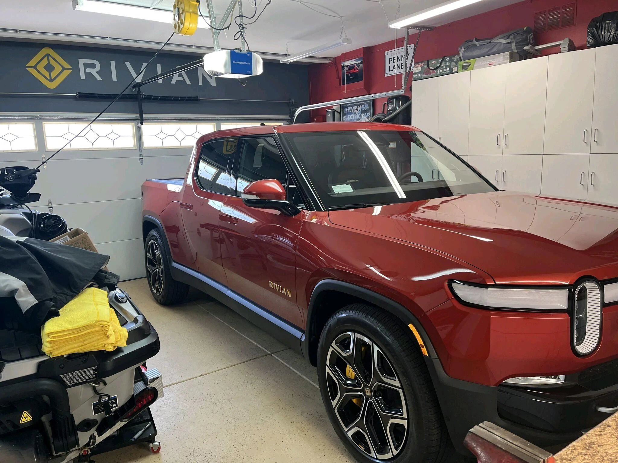 Rivian R1T R1S RED CANYON Rivian Photos image_22f0ee18-9ffb-4794-8350-97ba3a0087b920220511_150916
