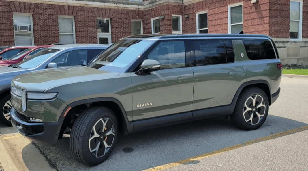 Rivian R1T R1S LAUNCH GREEN R1T Photos Screen Shot 2022-05-11 at 2.57.32 PM