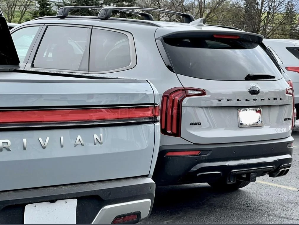 Rivian R1T R1S Limestone Rivian R1T vs Cactus Gray Ford Bronco FB83F2E1-9E98-479B-A87A-51485D3D1468