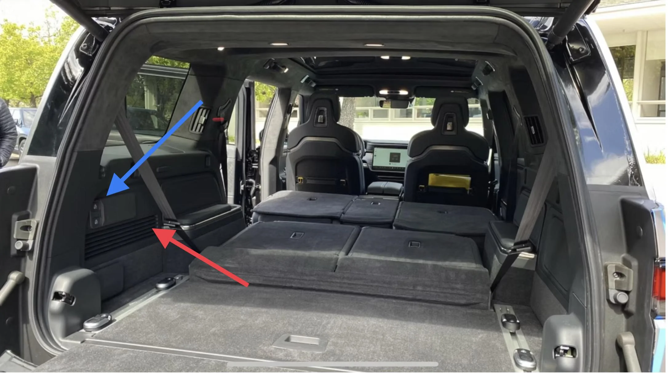 Rivian R1T R1S R1S Owners Guide Manual Available! ? (August 22, 2022) CE1E96BC-4FD4-4E77-B879-369546933C19