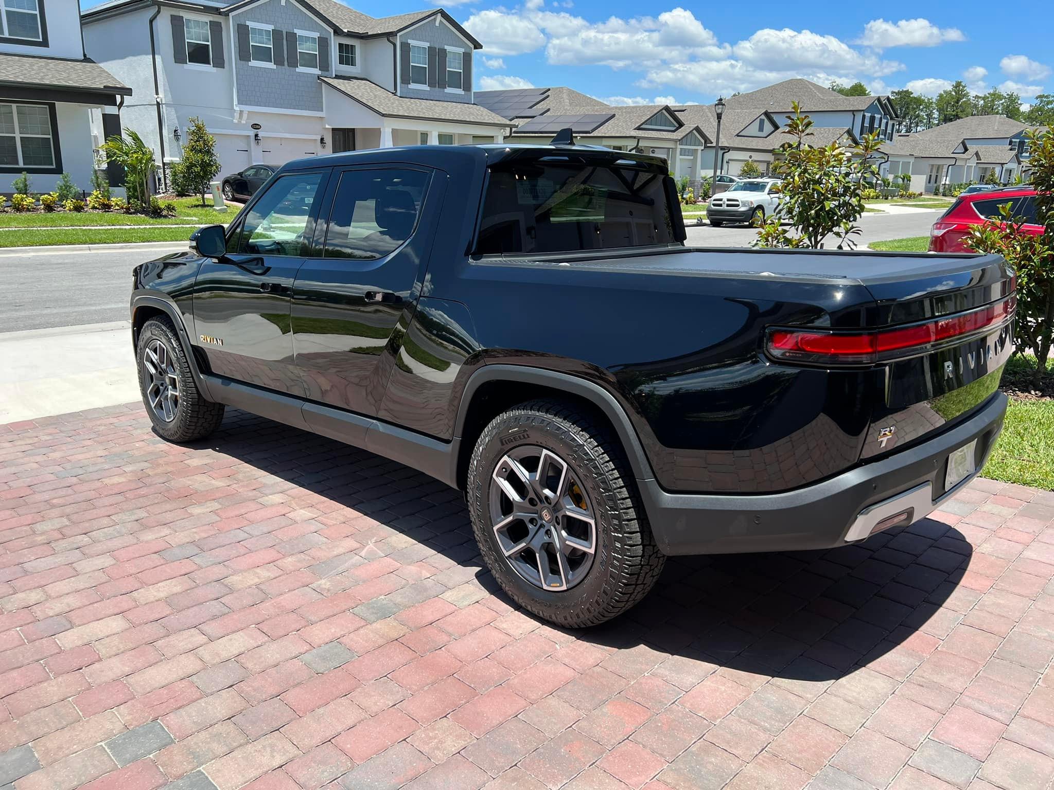 Rivian R1T R1S MIDNIGHT (Black) Rivian Photos 280320886_10158450757027161_7133414289900670923_n