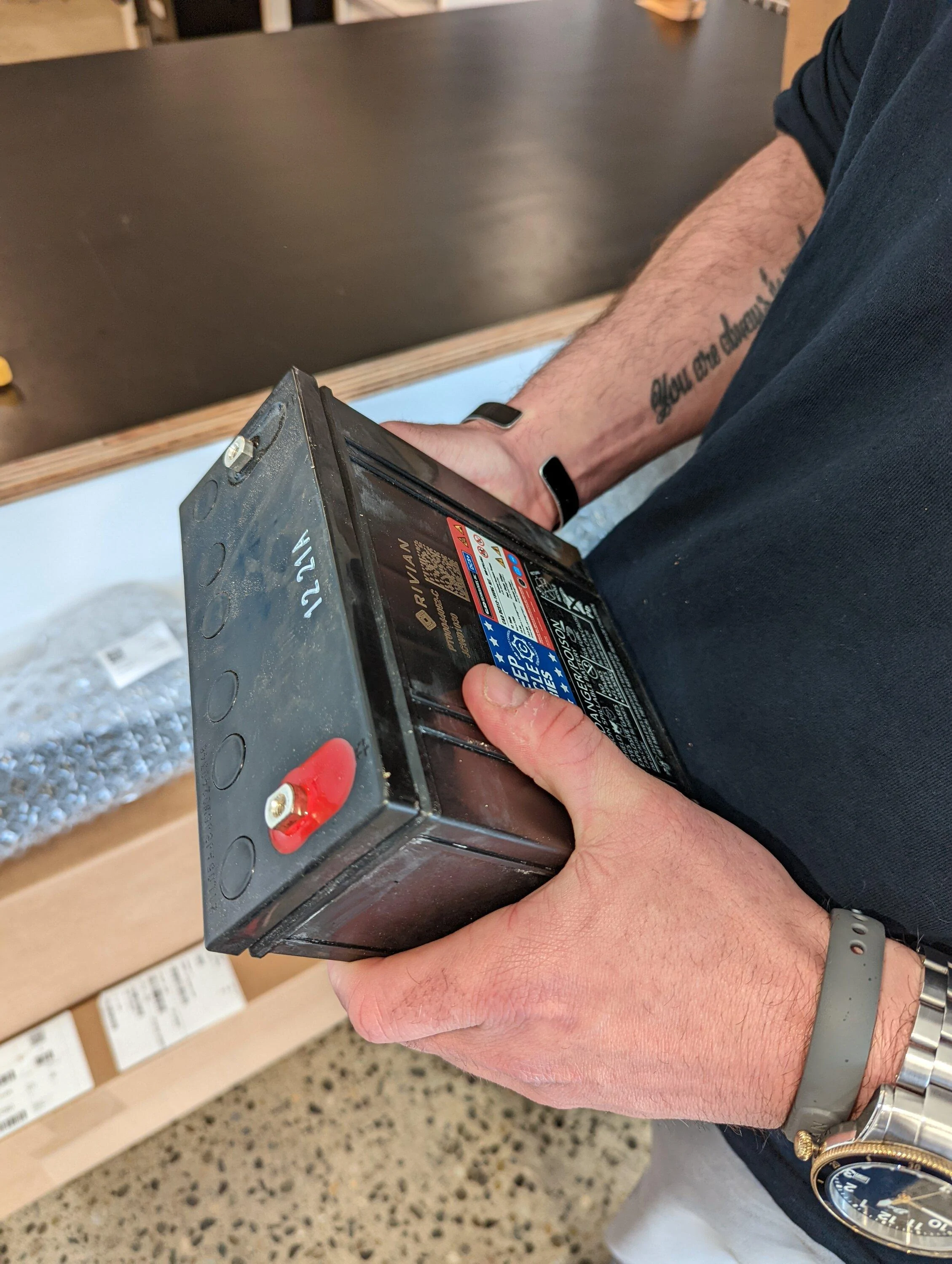 Rivian R1T R1S Truck is bricked! Update FIXED!   [12v battery trickle module software issue] PXL_20220514_002057037