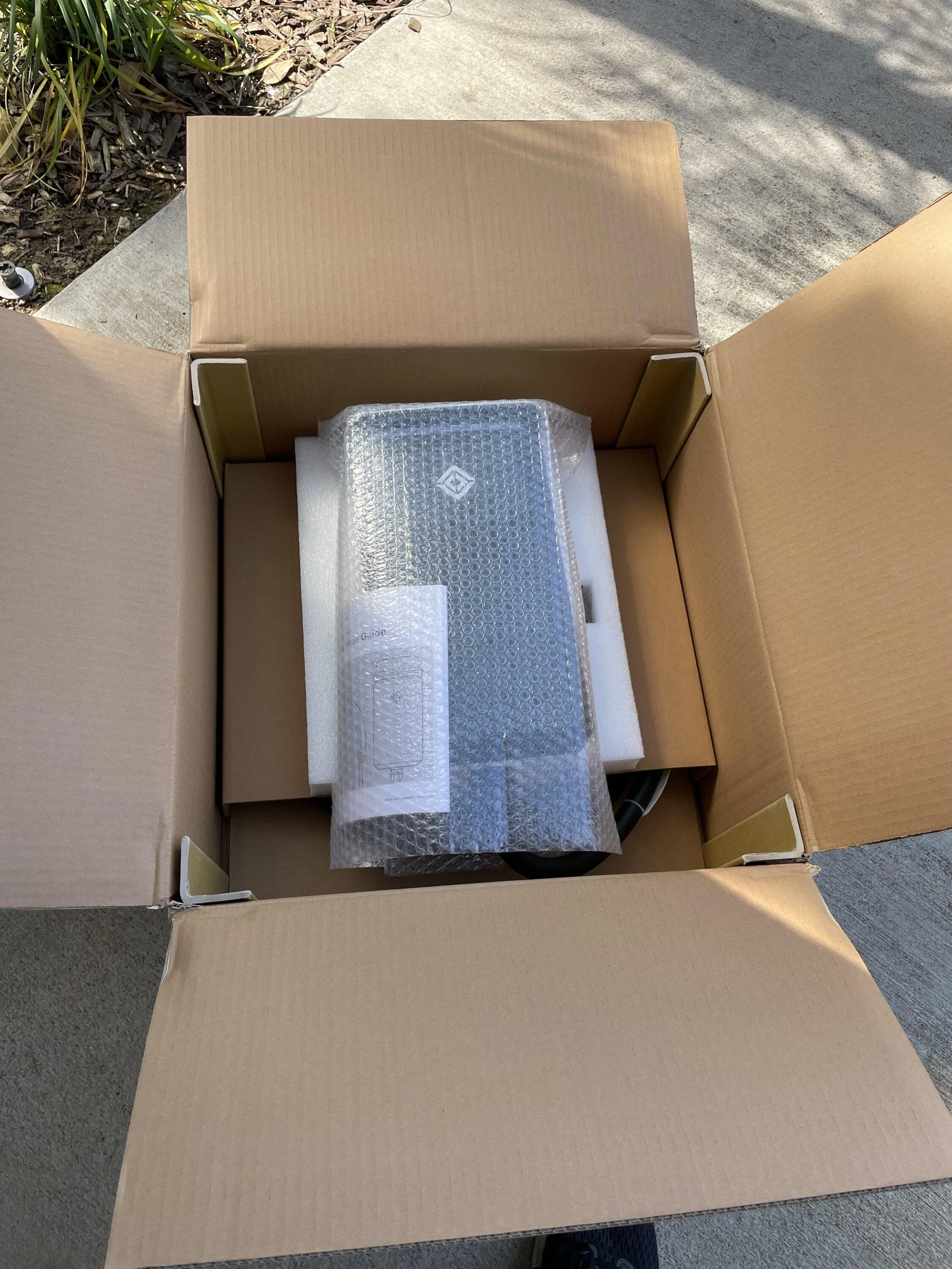 Rivian R1T R1S LIMESTONE R1T Photos 29435DB0-1EE9-4680-80CB-D271B7F74751