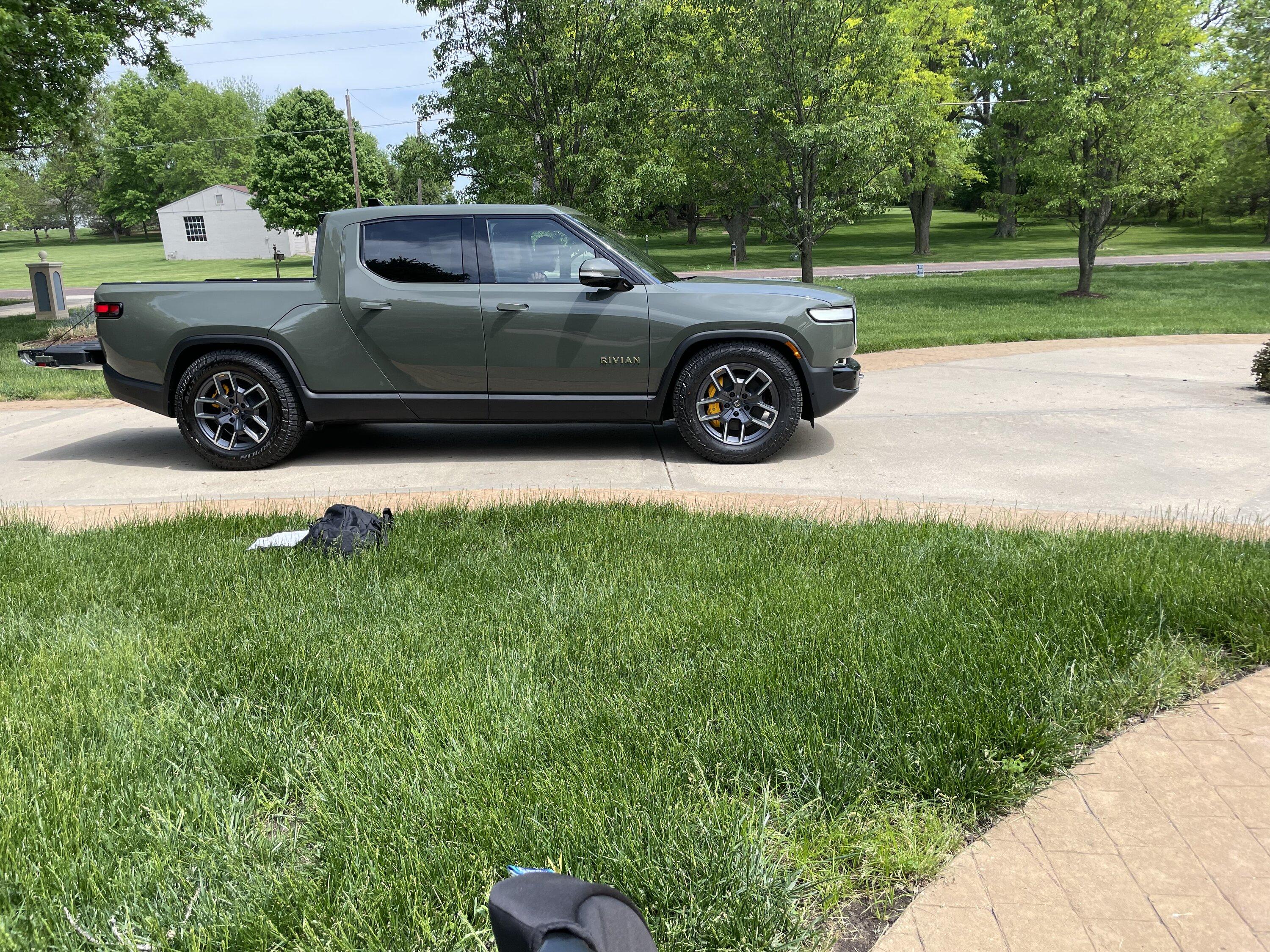 Rivian R1T R1S Got my R1T! LE BM 20” A/T A5E8B1D6-5C8A-4B44-94B2-D95977B6DB6B