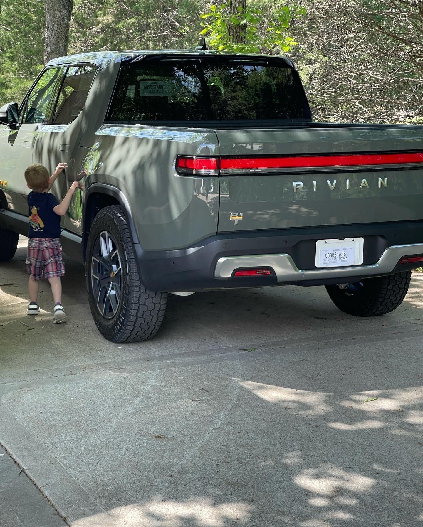 Rivian R1T R1S Got my R1T! LE BM 20” A/T 686462A9-7D82-4F14-8A91-6BDE0C4AB4F3