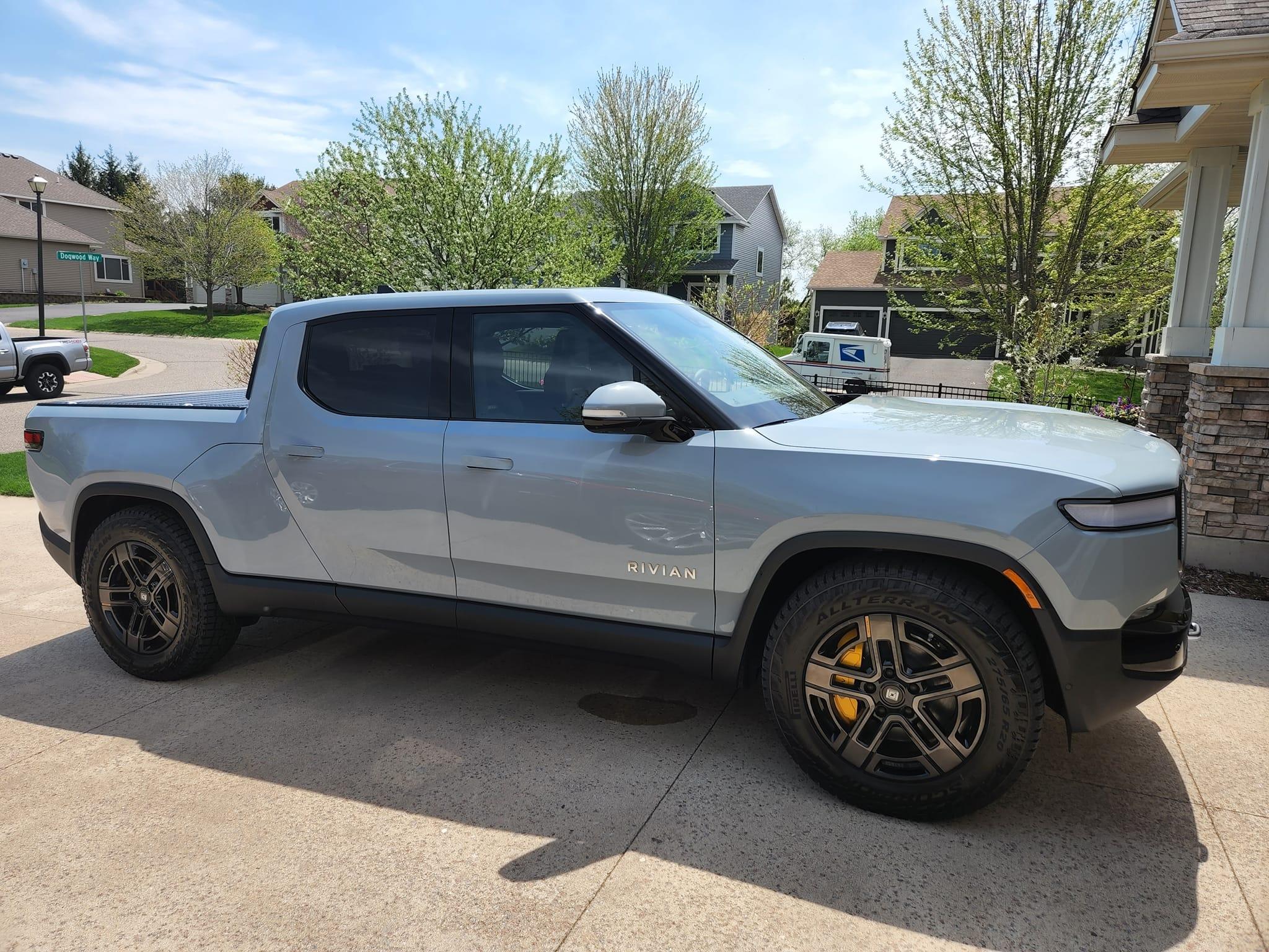 Rivian R1T R1S LIMESTONE R1T Photos 280496822_10160272483070746_5089366722228276076_n