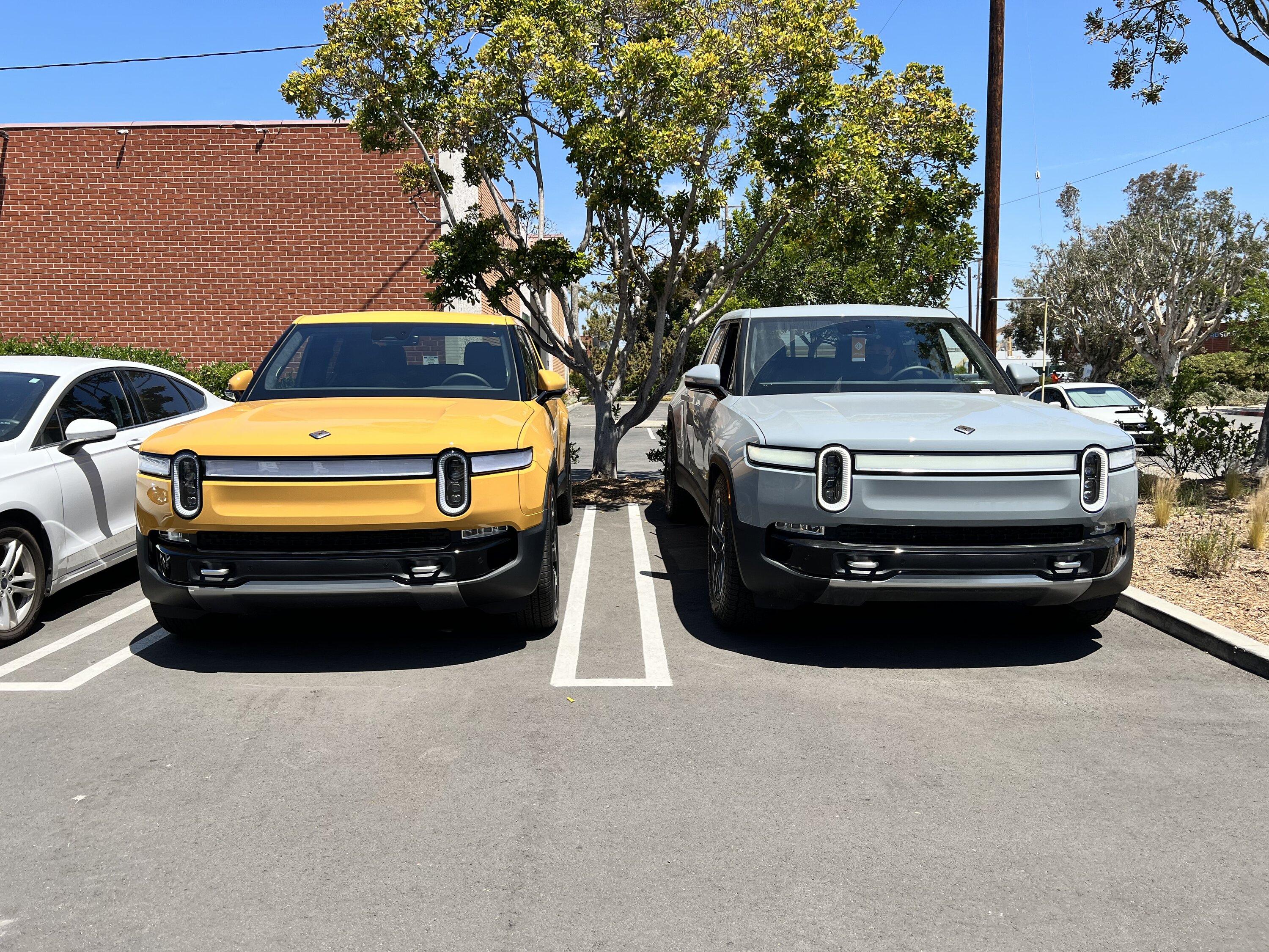 Rivian R1T R1S LIMESTONE R1T Photos 9A284AD1-0F7C-4488-BFCB-956F34C5A34A