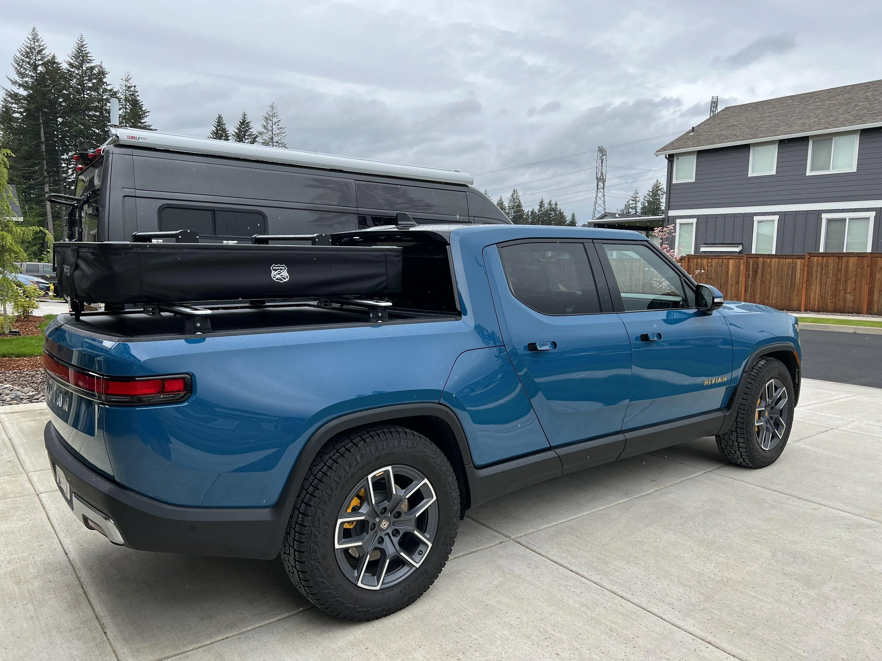 Rivian R1T R1S IKamper X-Cover 2.0 Mini RTT (roof top tent) on my R1T 6390CD06-8042-480B-83BF-CFA3E0703B9A