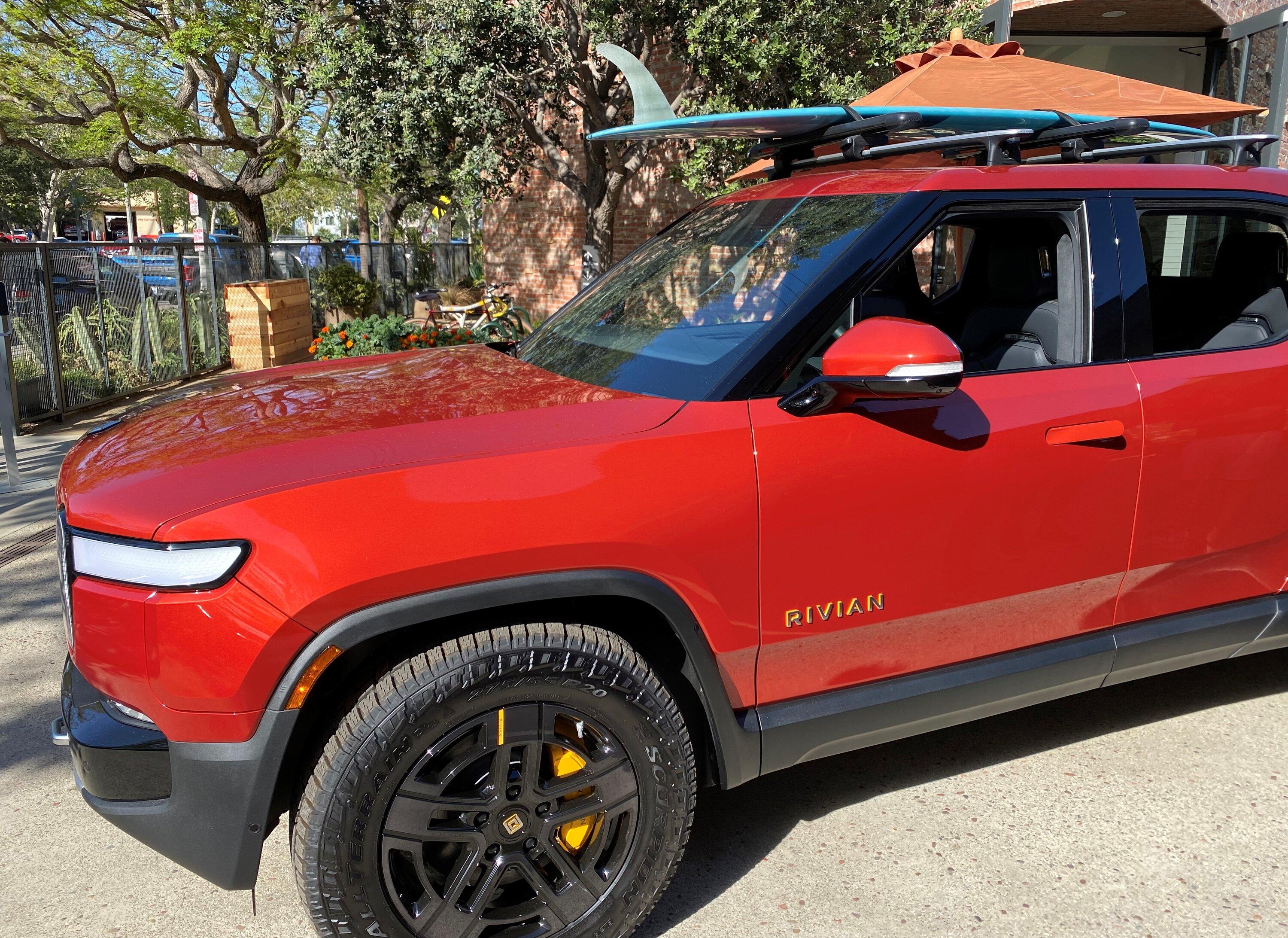 Rivian R1T R1S RED CANYON Rivian Photos R1T Side 2