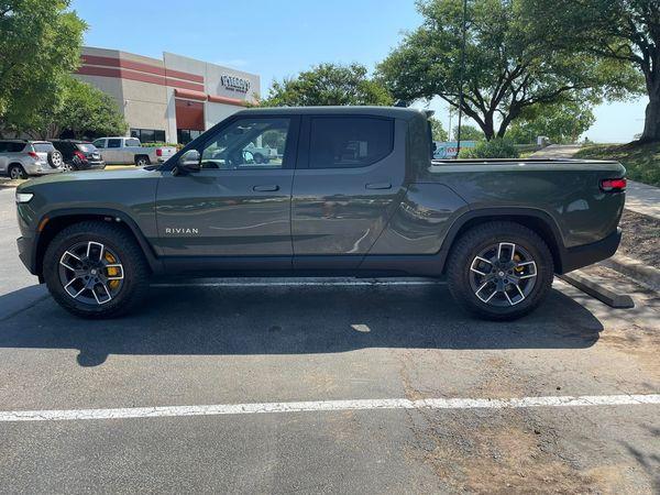 Rivian R1T R1S R1T LE LG FE group 280582067_10160311749503854_4686365843069820523_n