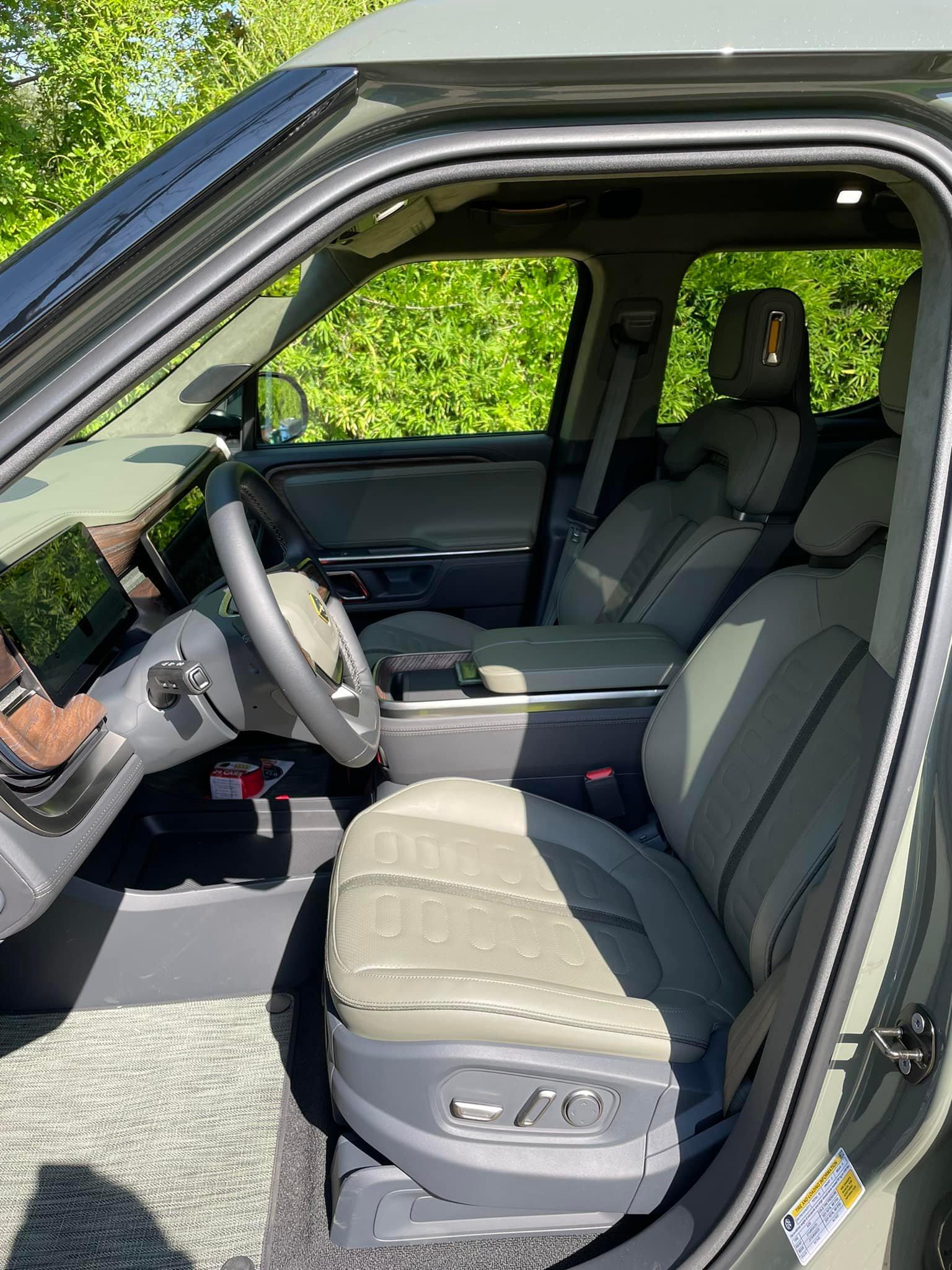 Rivian R1T R1S R1T LE LG FE group 280648343_10160311749523854_2508915016963385881_n