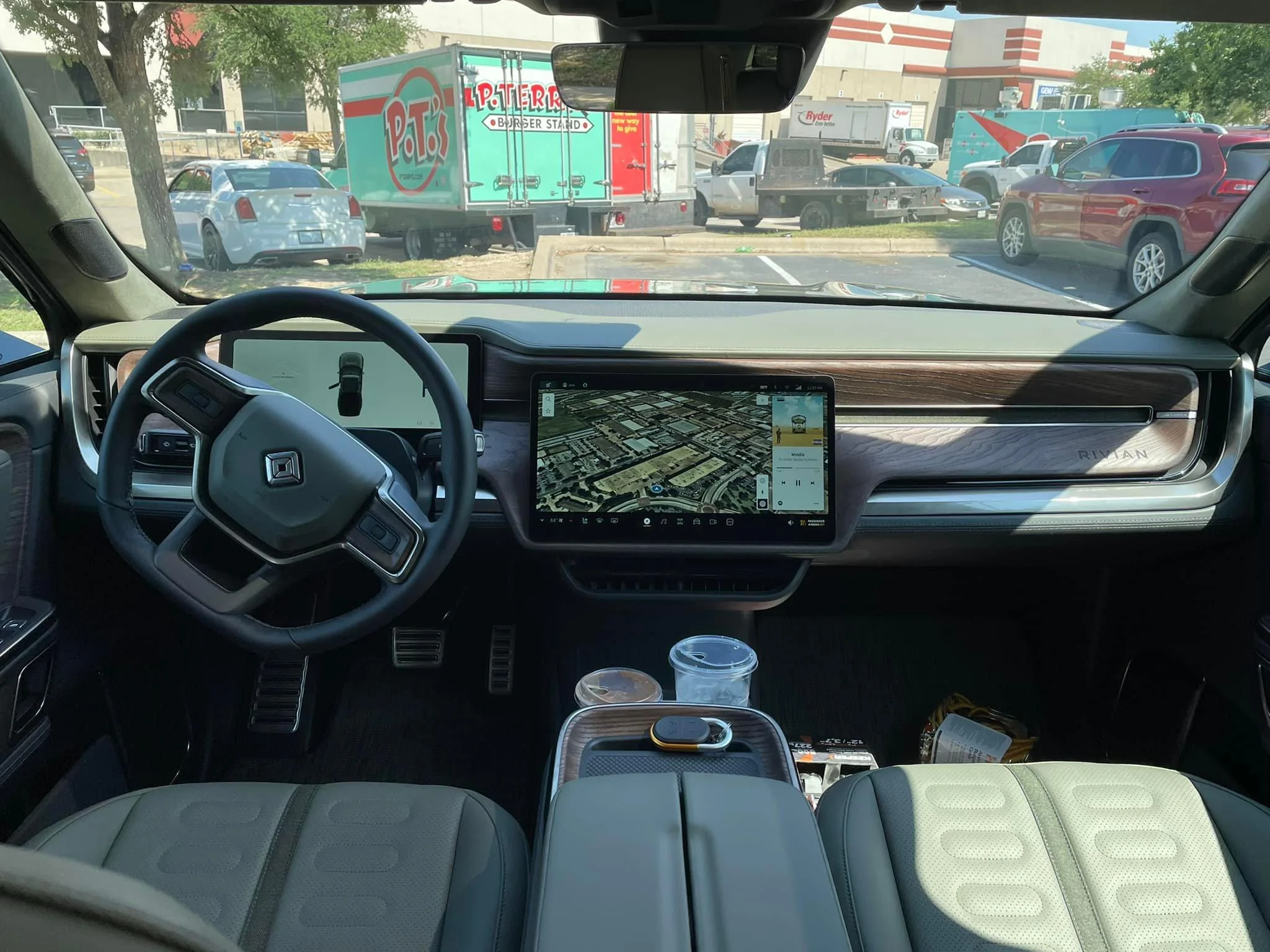 Rivian R1T R1S R1T LE LG FE group 280567896_10160311749748854_7469072801317325871_n