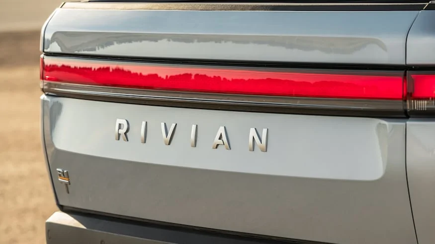 Rivian R1T R1S Rear brake light bar? DA8F8AA8-9112-4F01-83DB-8373F779C077