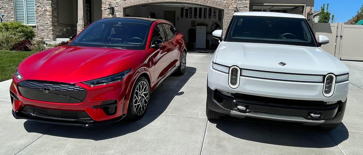 Rivian R1T R1S GLACIER WHITE R1T  Photos White Rivian R1T a