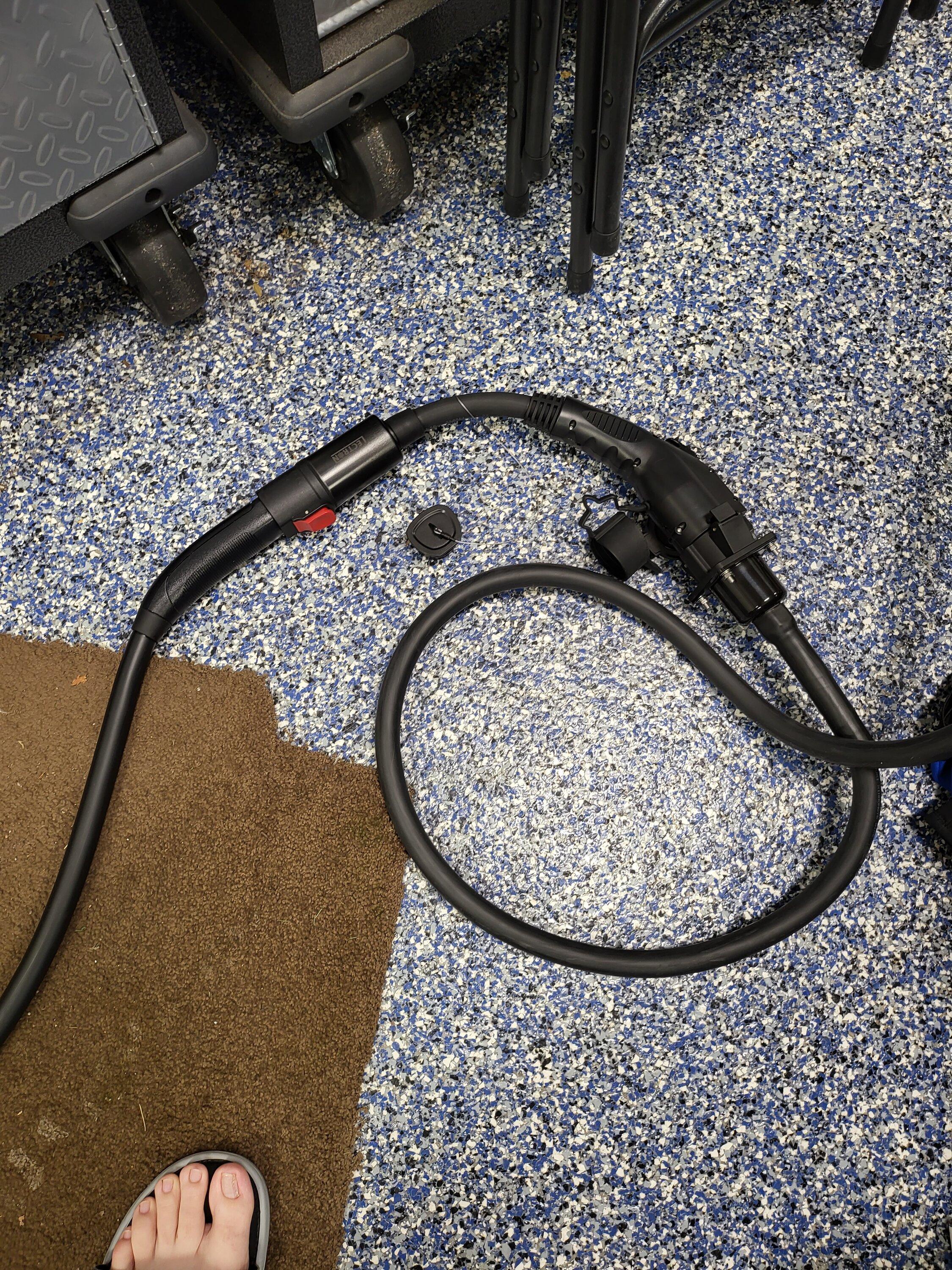 Rivian R1T R1S Using a 48a Tesla wall connector to charge an R1T 20220517_184242