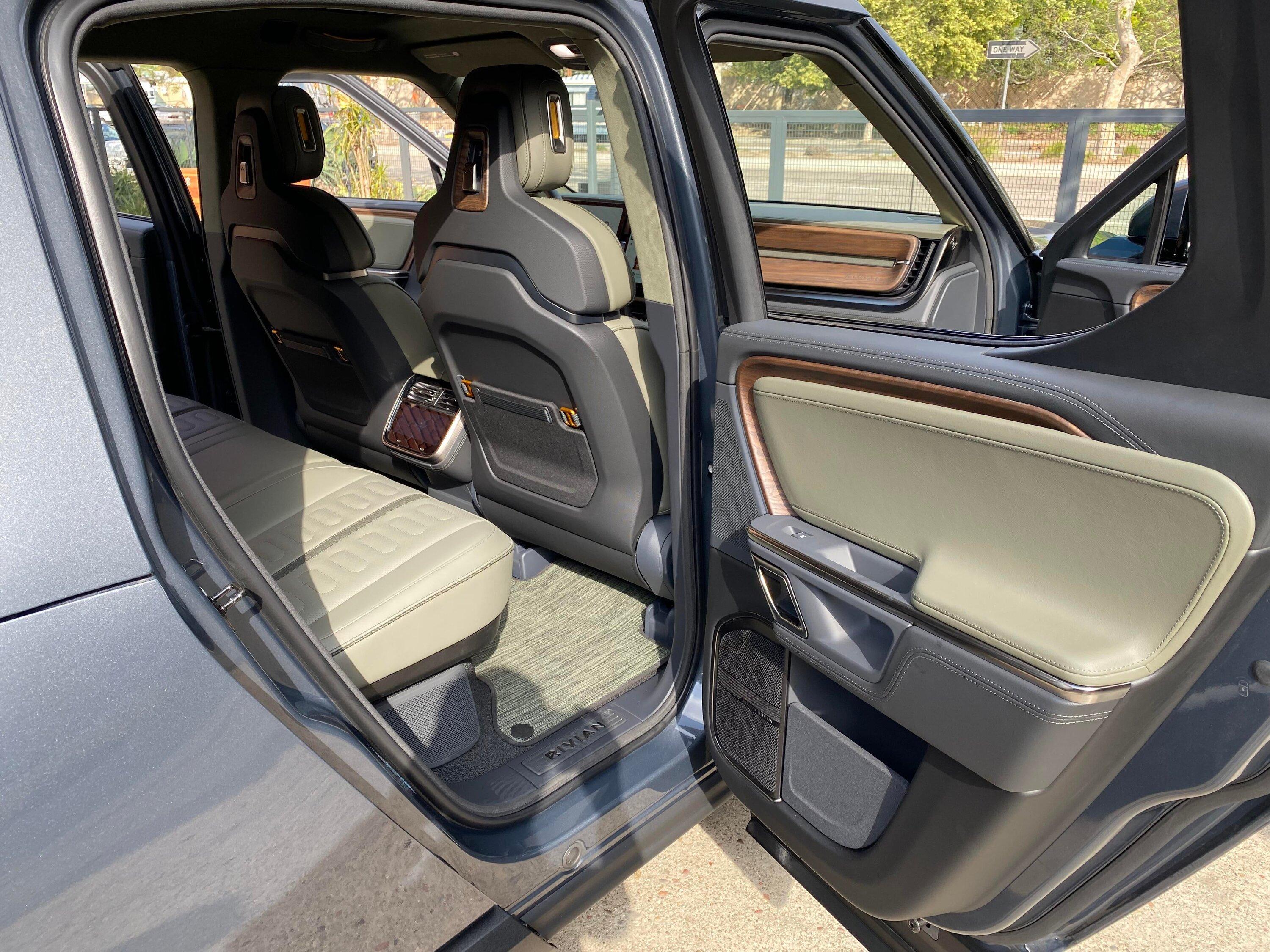 Rivian R1T R1S El CAP GRANITE Rivian Photos 9pugom1vh0s81