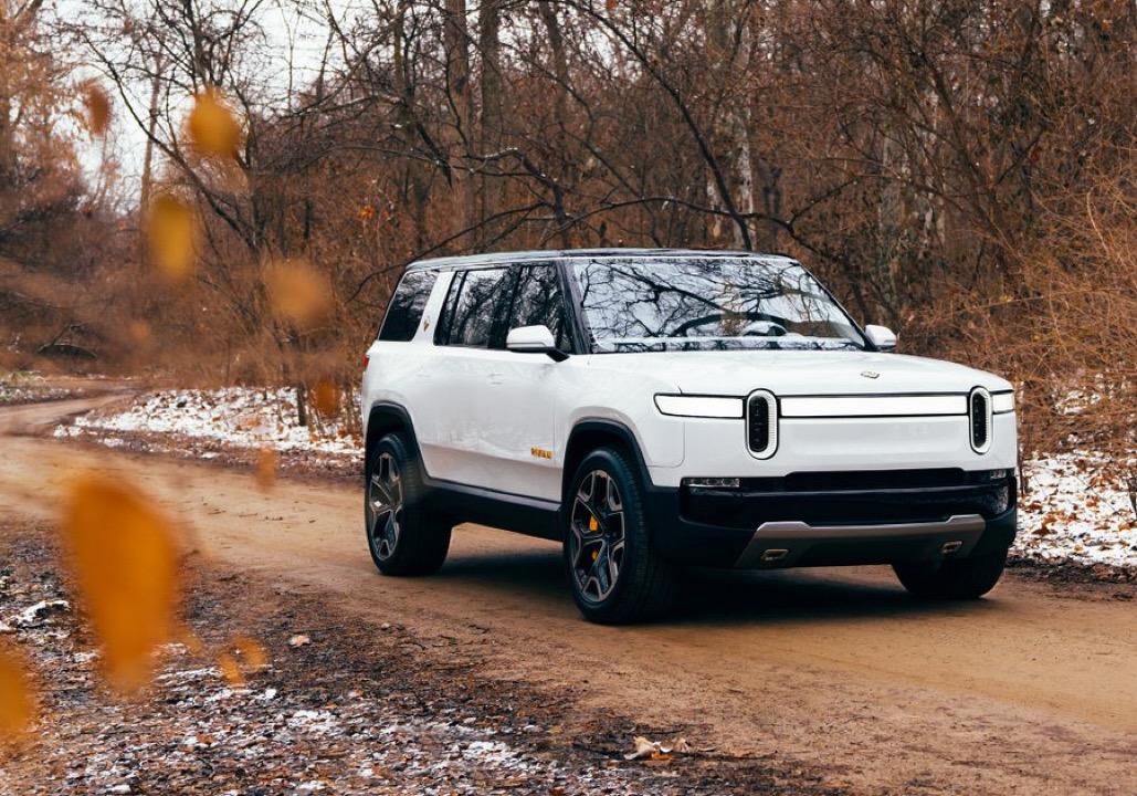 Rivian R1T R1S GLACIER WHITE R1T  Photos EB261DFC-C15A-478F-B6B2-AA454BBC36E9