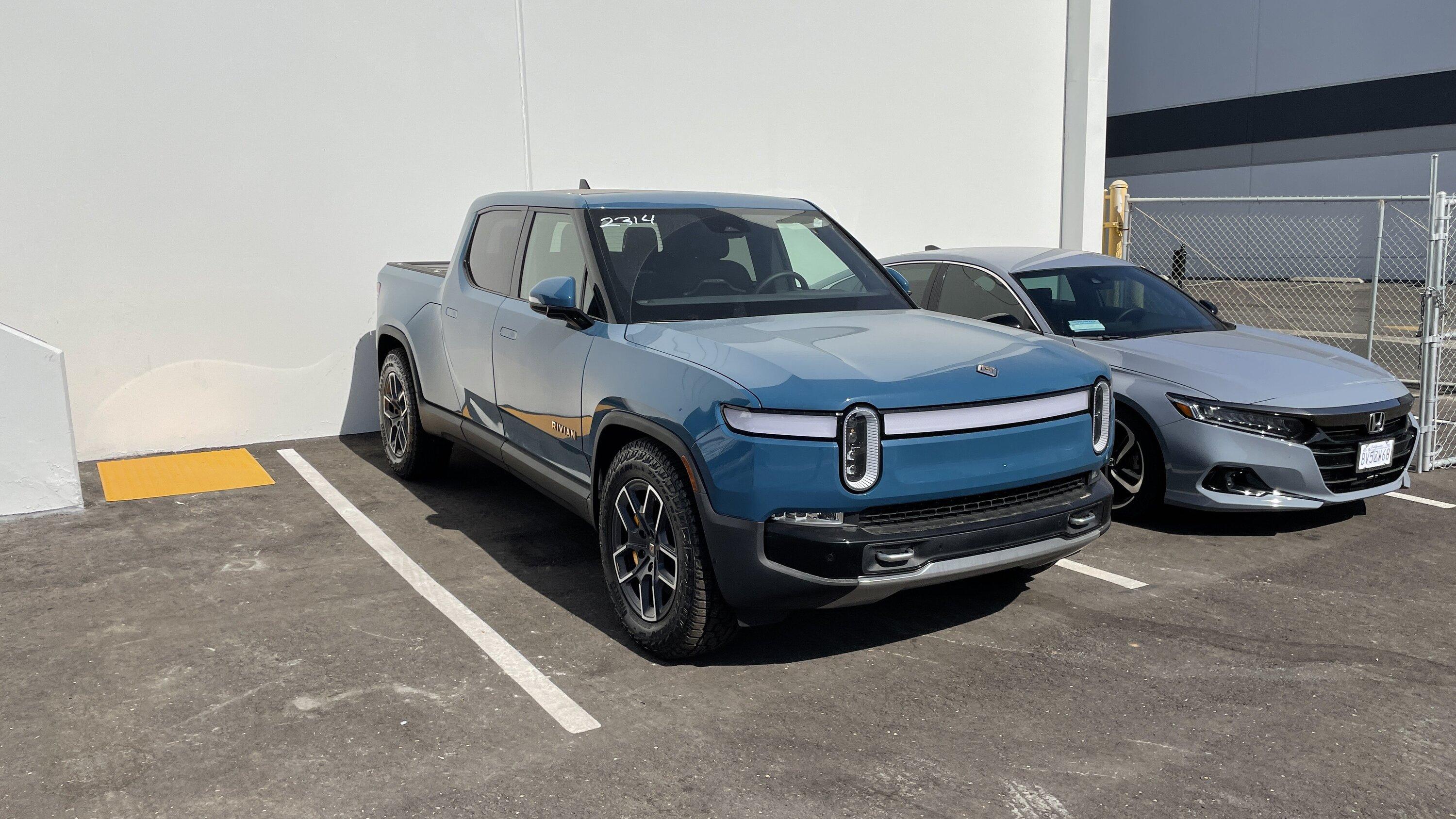 Rivian R1T R1S San Diego Service Center drive-by SD5.JPG