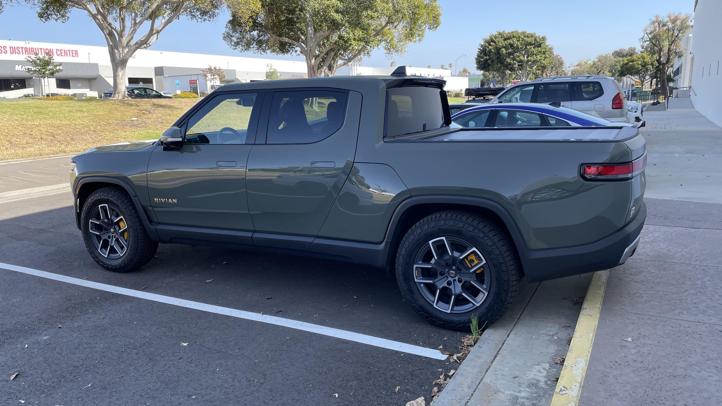 Rivian R1T R1S San Diego Service Center drive-by SD12.JPG
