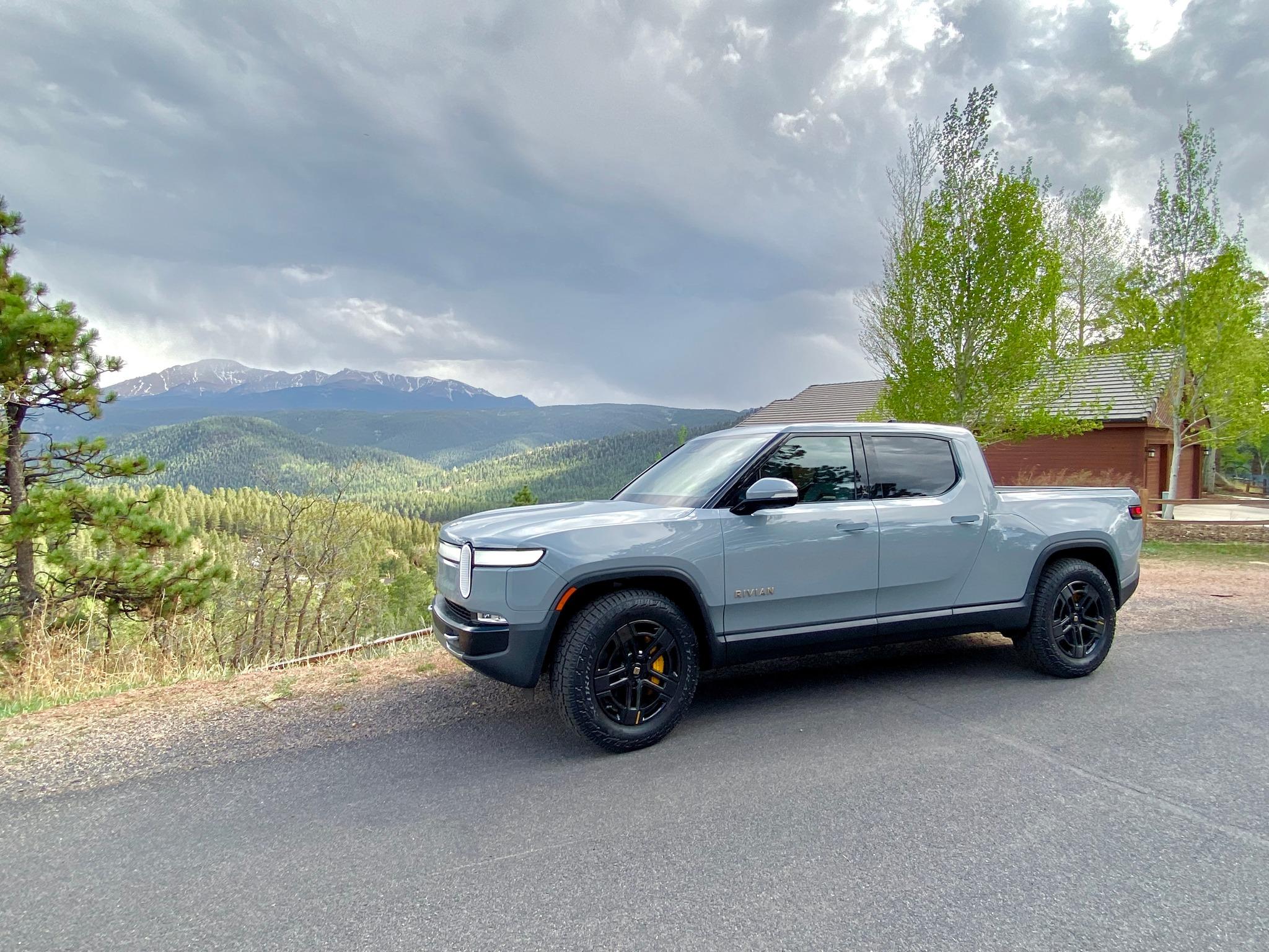 Rivian R1T R1S LIMESTONE R1T Photos 281991605_10223350956054936_37705911482086463_n
