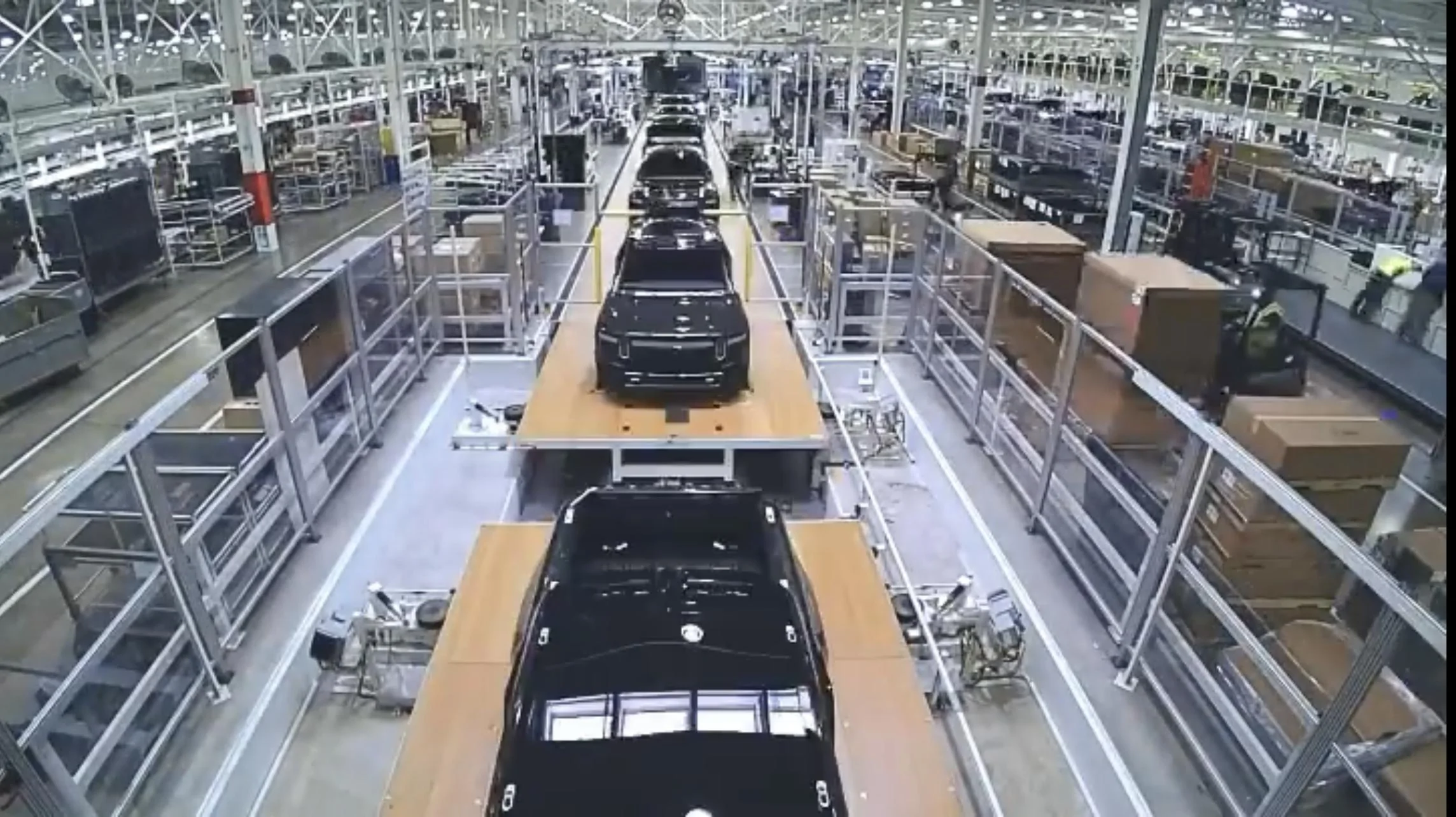 Rivian R1T R1S RJ Posts Rivian Factory Assembly Line Video 2C337211-10A4-41CF-8C71-4FD4DF8C9EA8