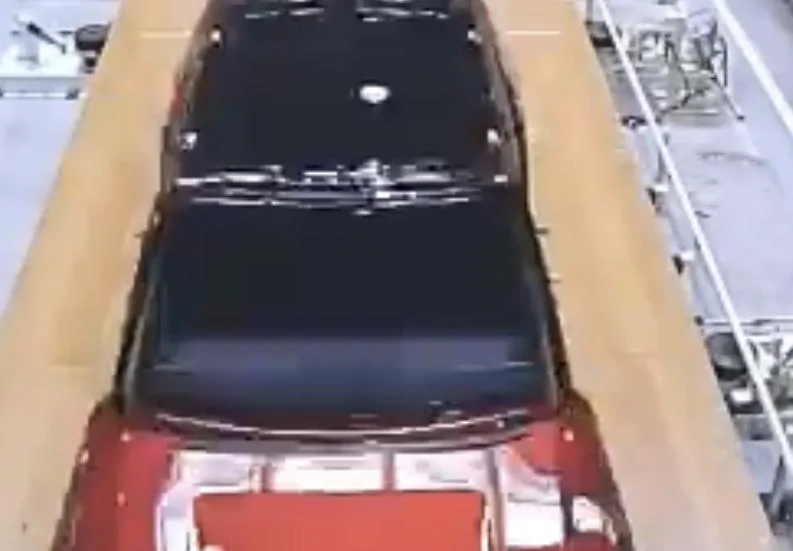 Rivian R1T R1S RJ Posts Rivian Factory Assembly Line Video 321FB80F-4F49-4903-A247-DB24AB55320E