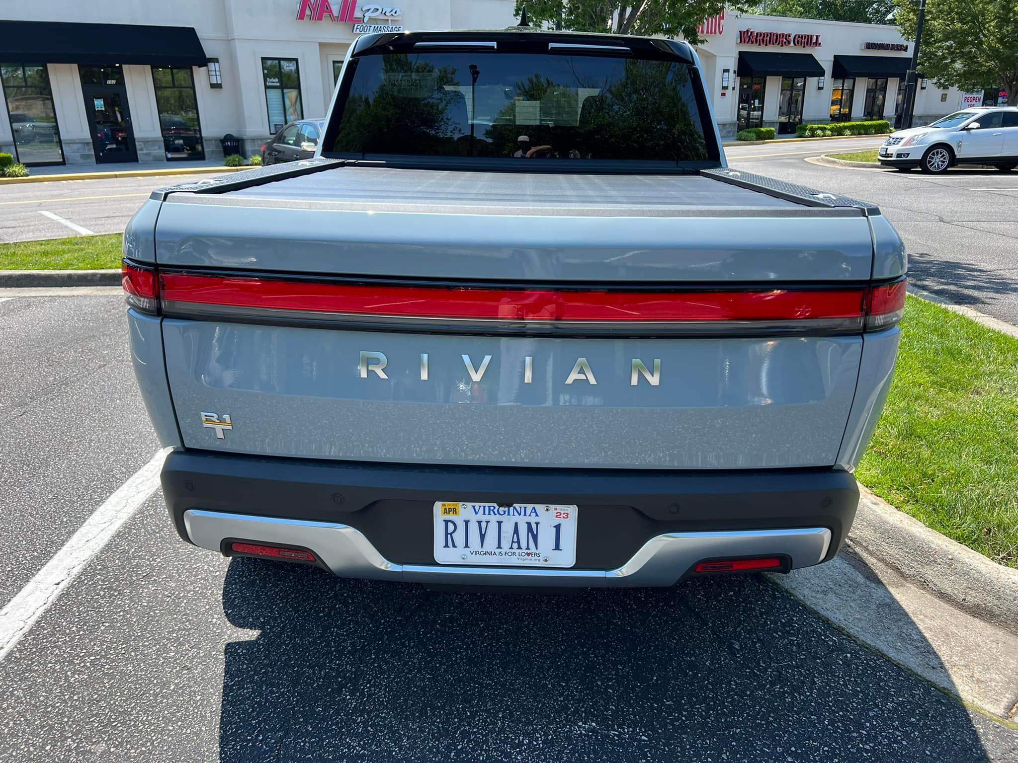 Rivian R1T R1S LIMESTONE R1T Photos 281198869_10222662346119724_7491208638900409077_n