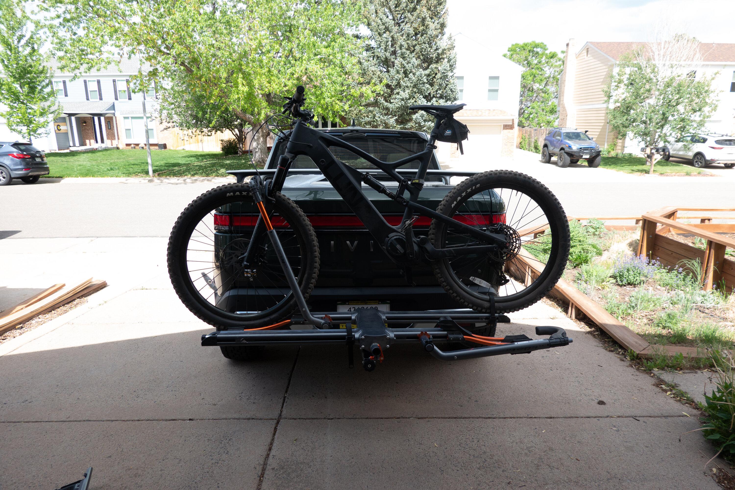 Rivian R1T R1S Kuat NV2 bike rack on R1T 2022-05-19 Rivian Kuat _DSC0102