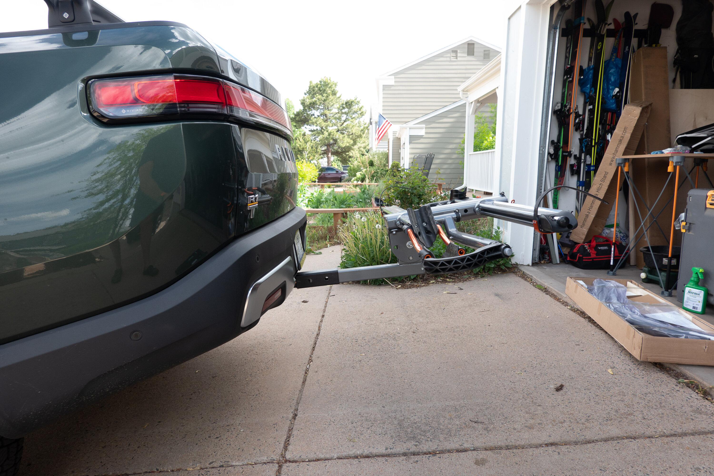 Rivian R1T R1S Kuat NV2 bike rack on R1T 2022-05-19 Rivian Kuat _DSC0105