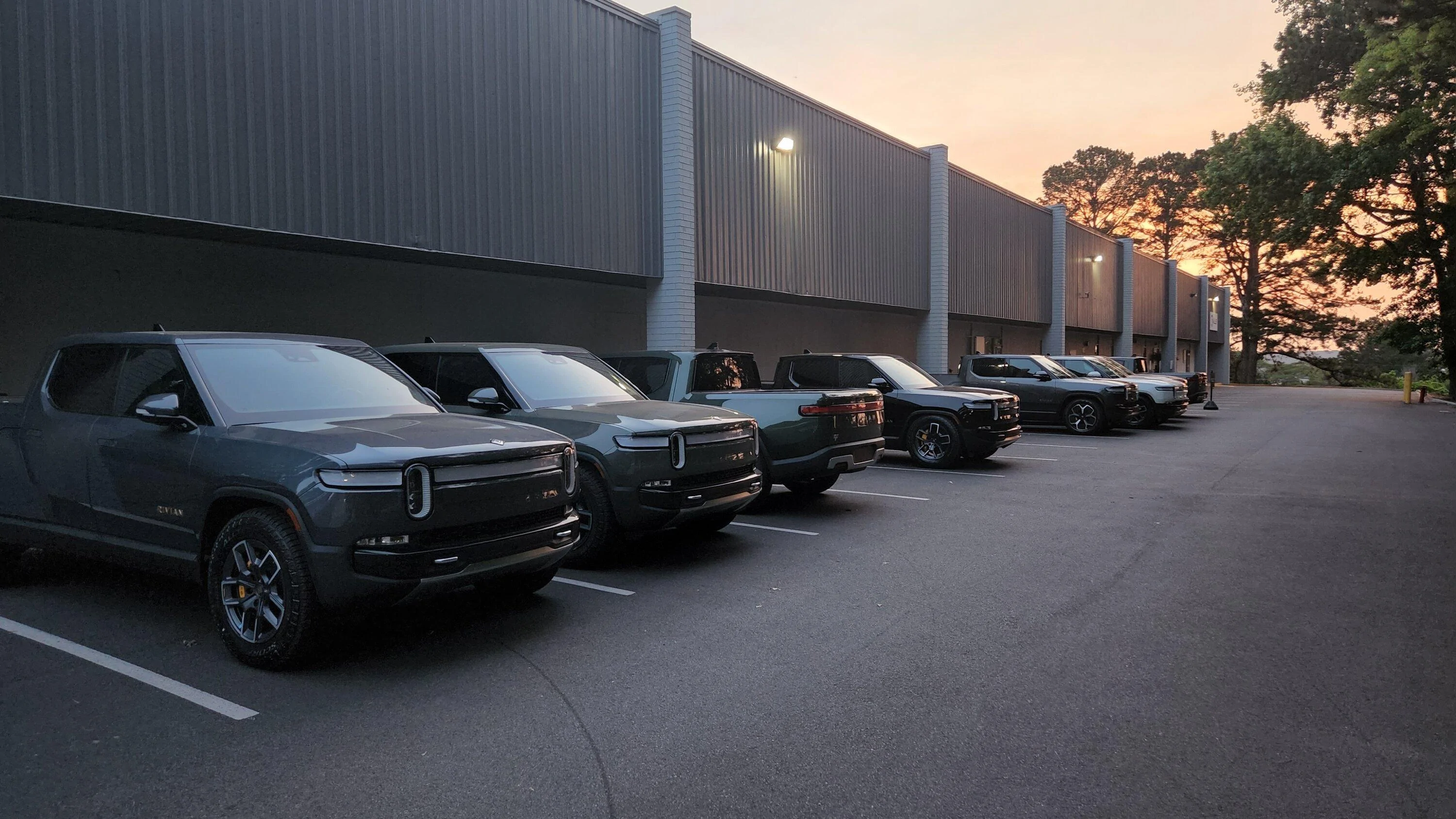Rivian R1T R1S Rivian Service Centers / Retail Locations List / Other Facilities (Pics & Updates) 20220520_203840