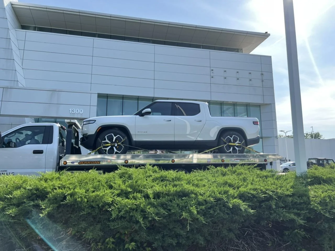 Rivian R1T R1S Current look at Brooklyn Rivian Service Center's parking lot full of R1T 8AA7C3B7-75A4-47CA-8FED-C157346FCDFA