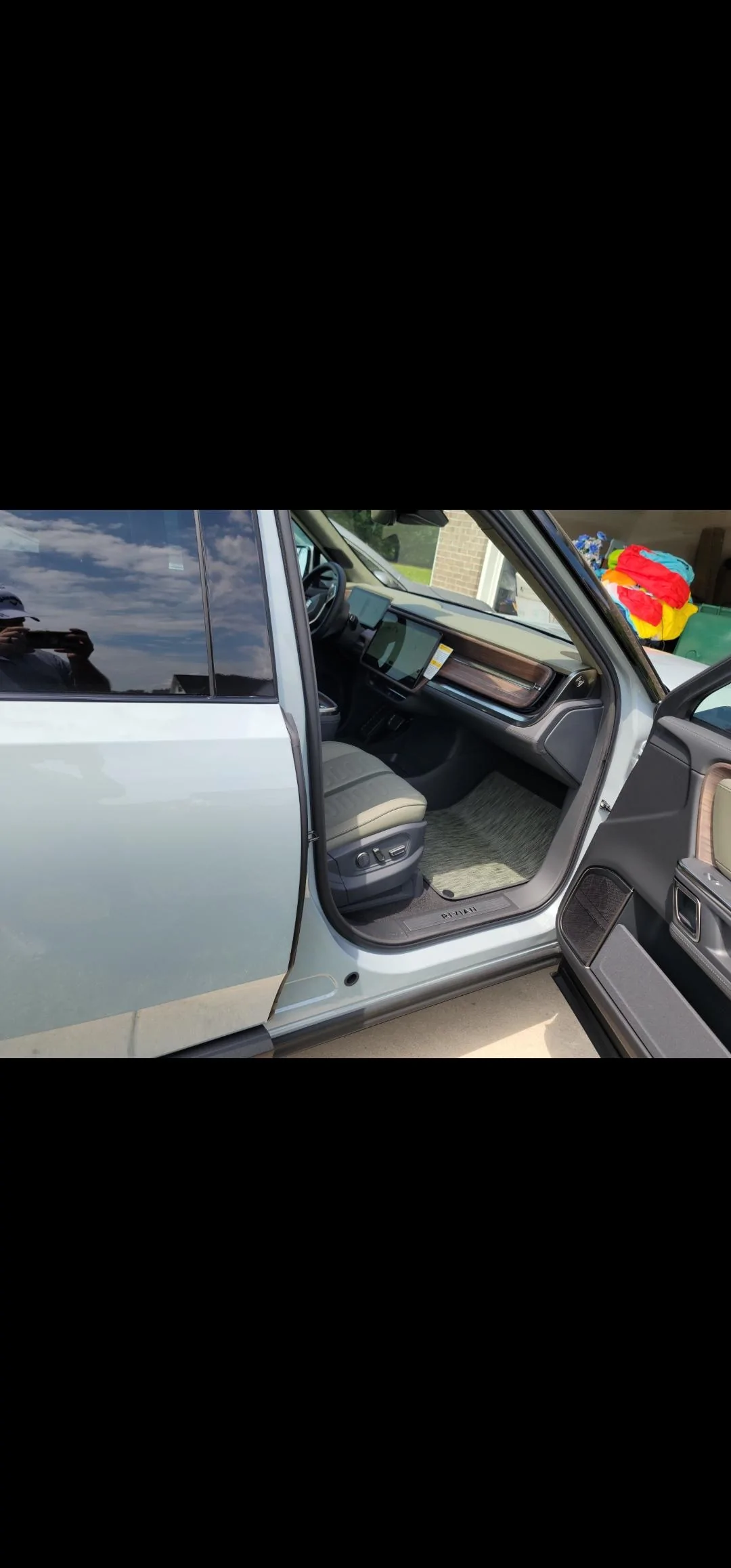 Rivian R1T R1S May/June Deliveries Thread Screenshot_20220521-155424_Gallery