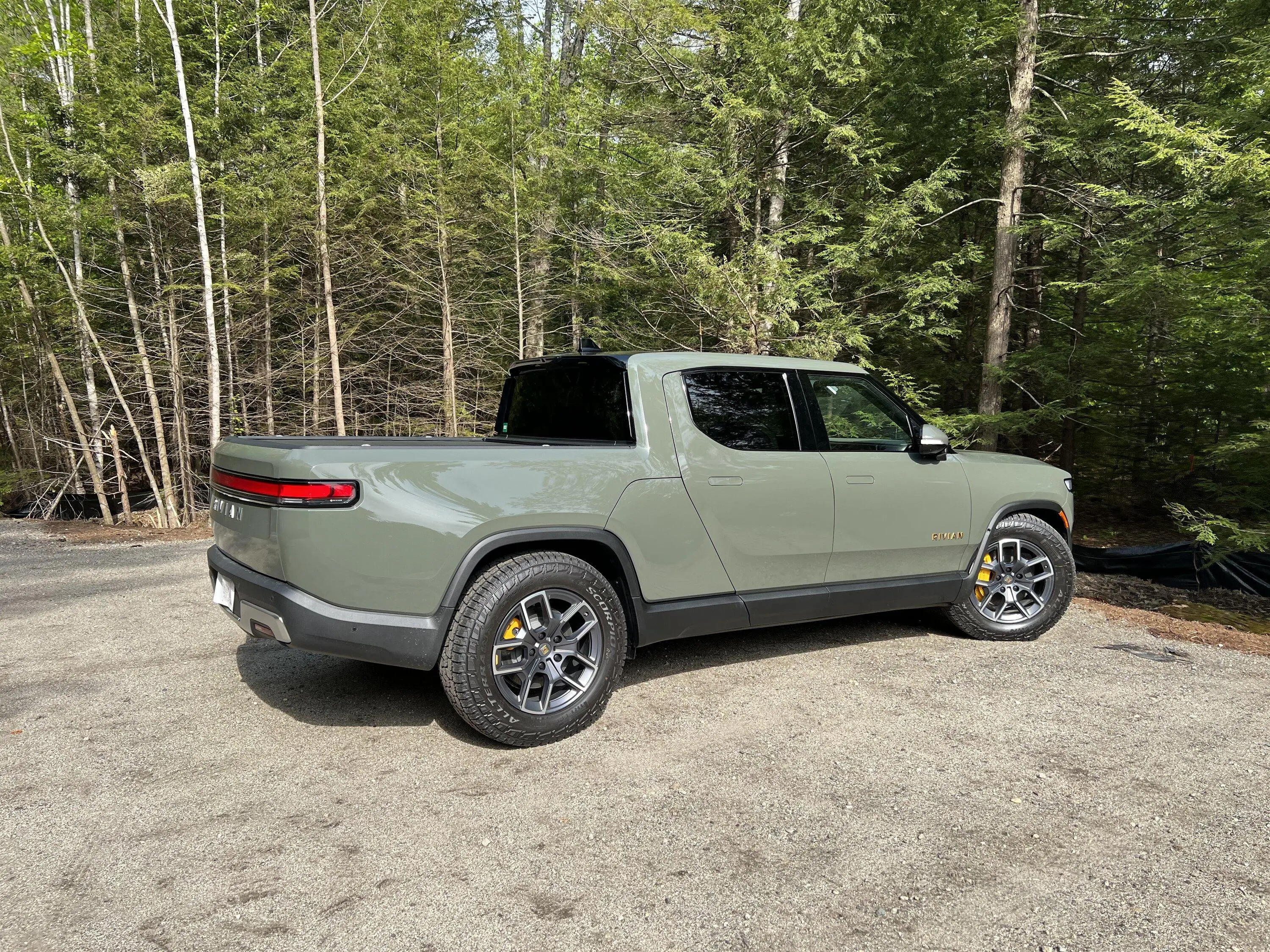 Rivian R1T R1S Rivian Colors, An Up Close Comparison 5809B44D-D11D-45BE-8BAD-D2B607B4E4E6